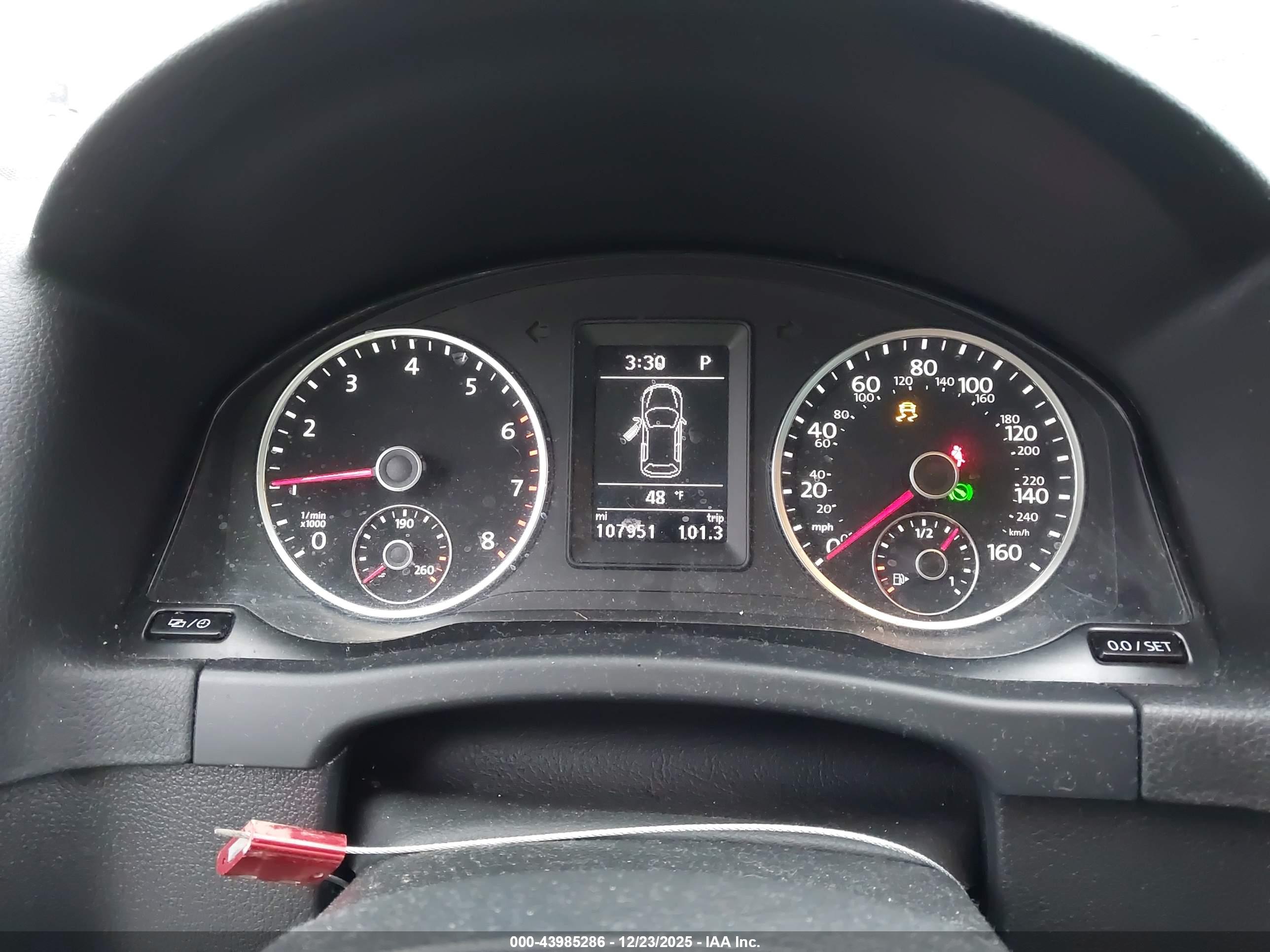 VOLKSWAGEN TIGUAN image 7