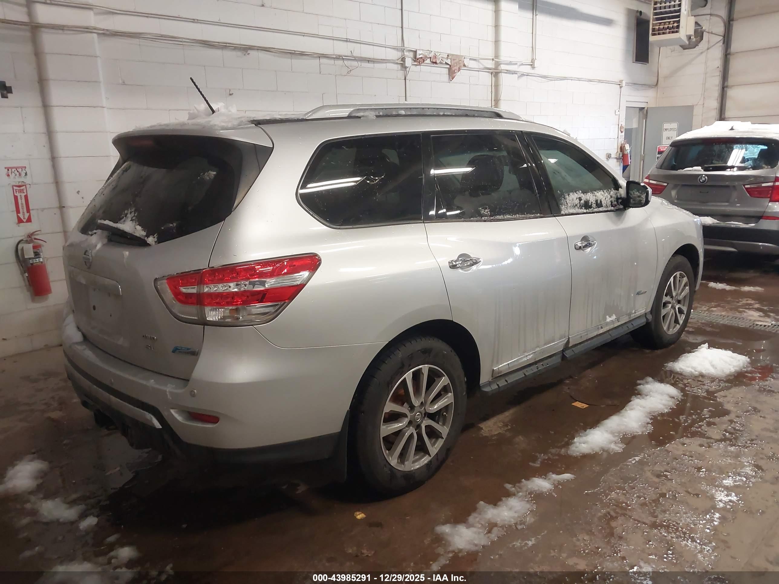 NISSAN PATHFINDER image 4