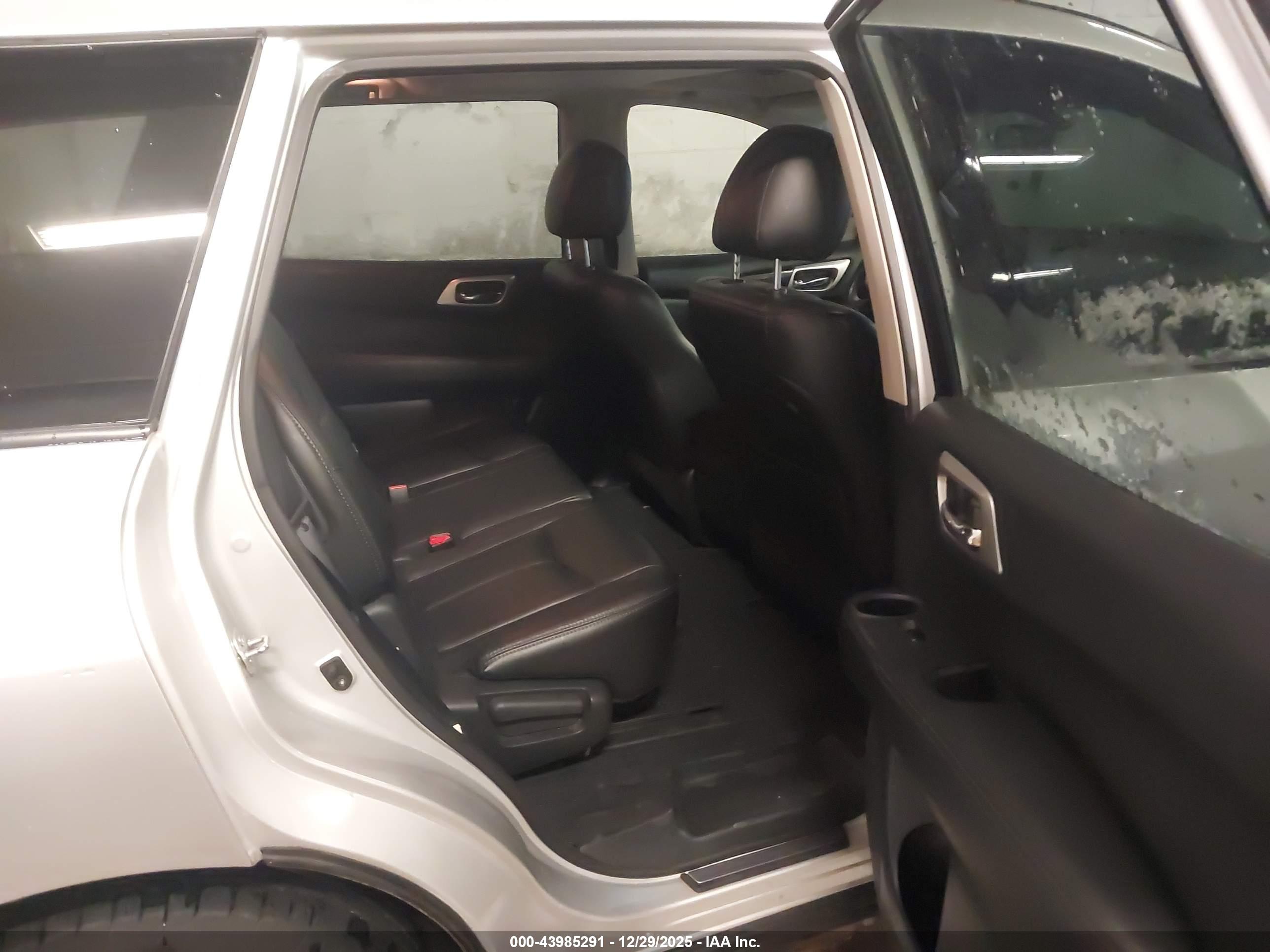NISSAN PATHFINDER image 8