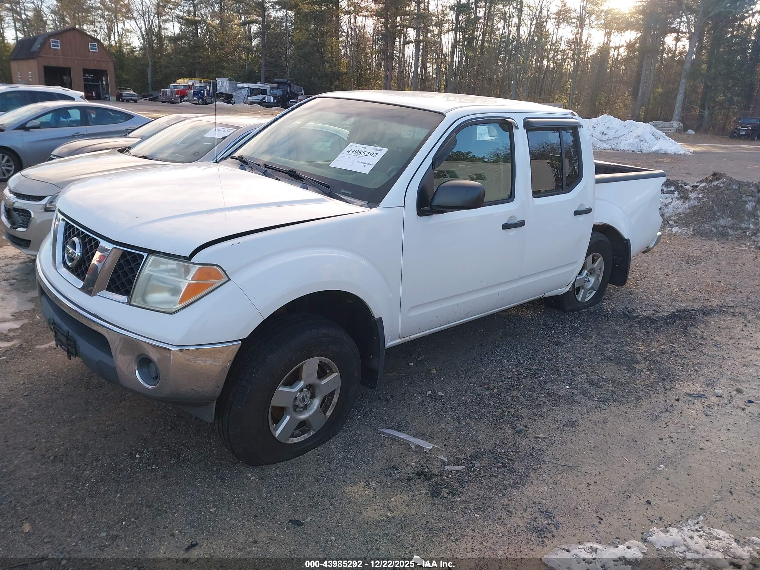 NISSAN FRONTIER image 2