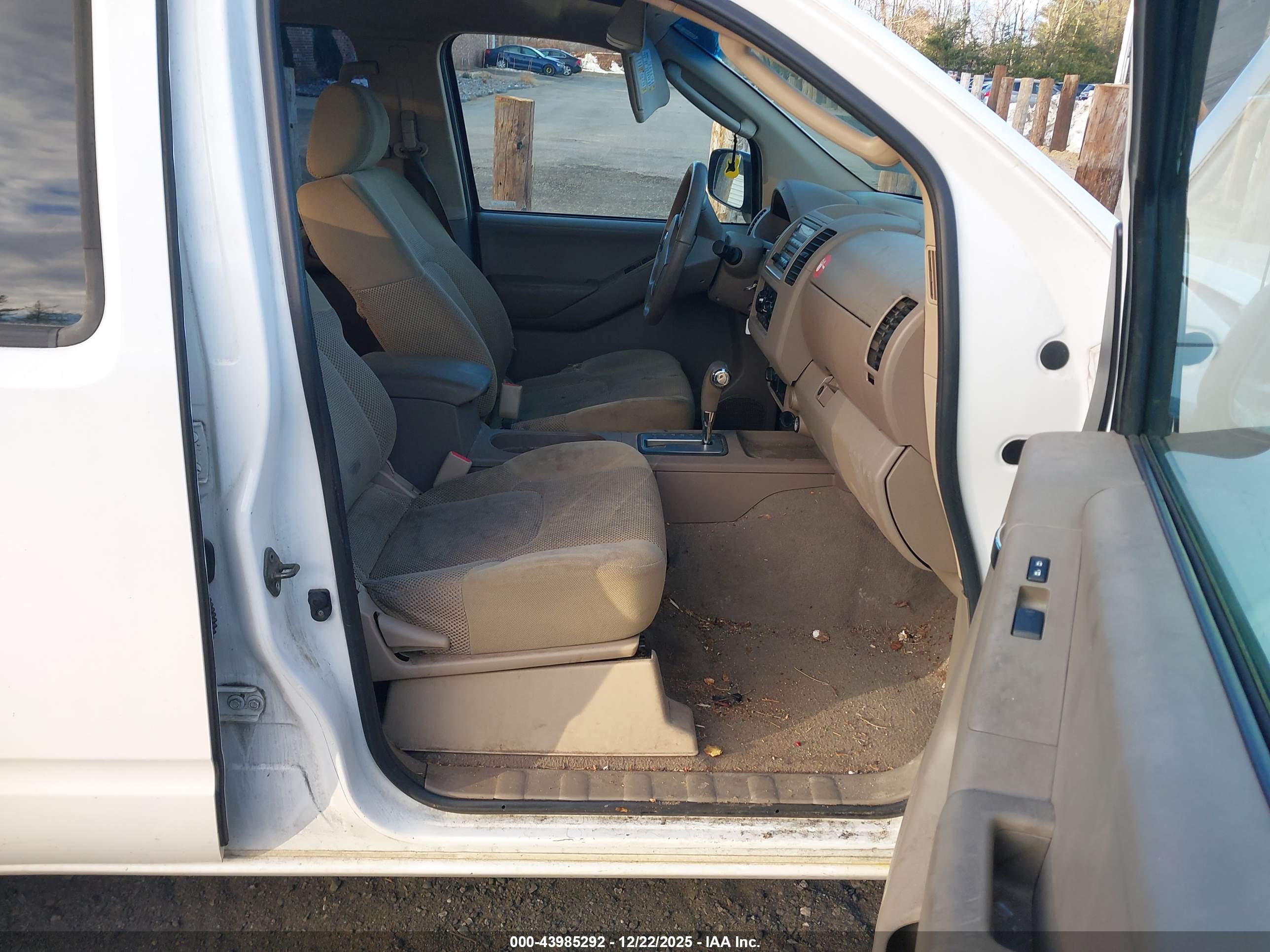 NISSAN FRONTIER image 5