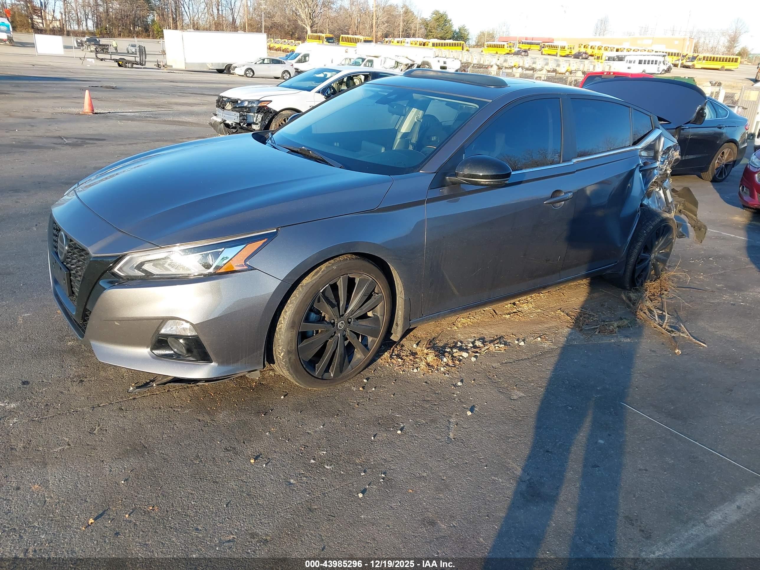 NISSAN ALTIMA image 2