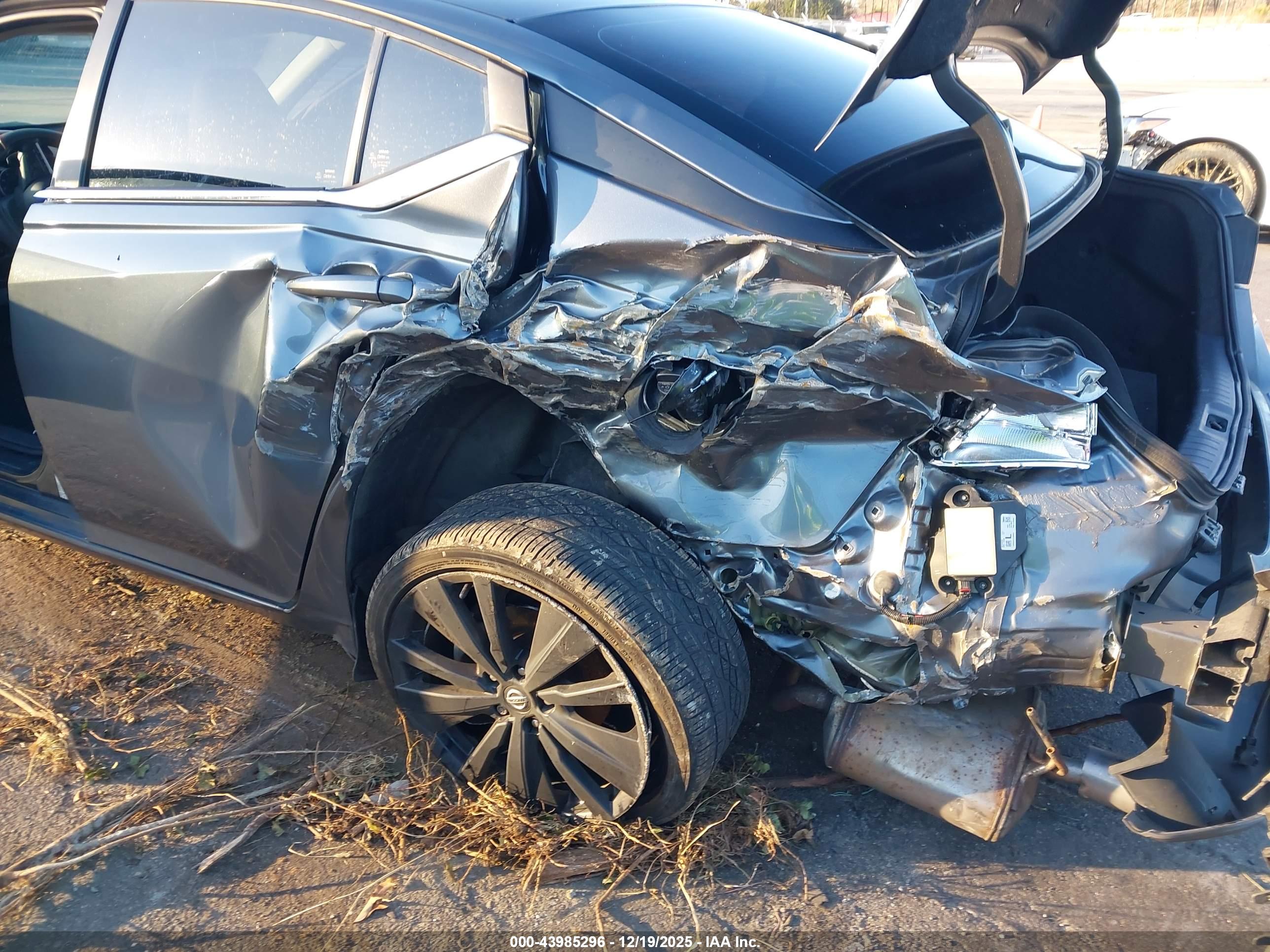NISSAN ALTIMA image 6