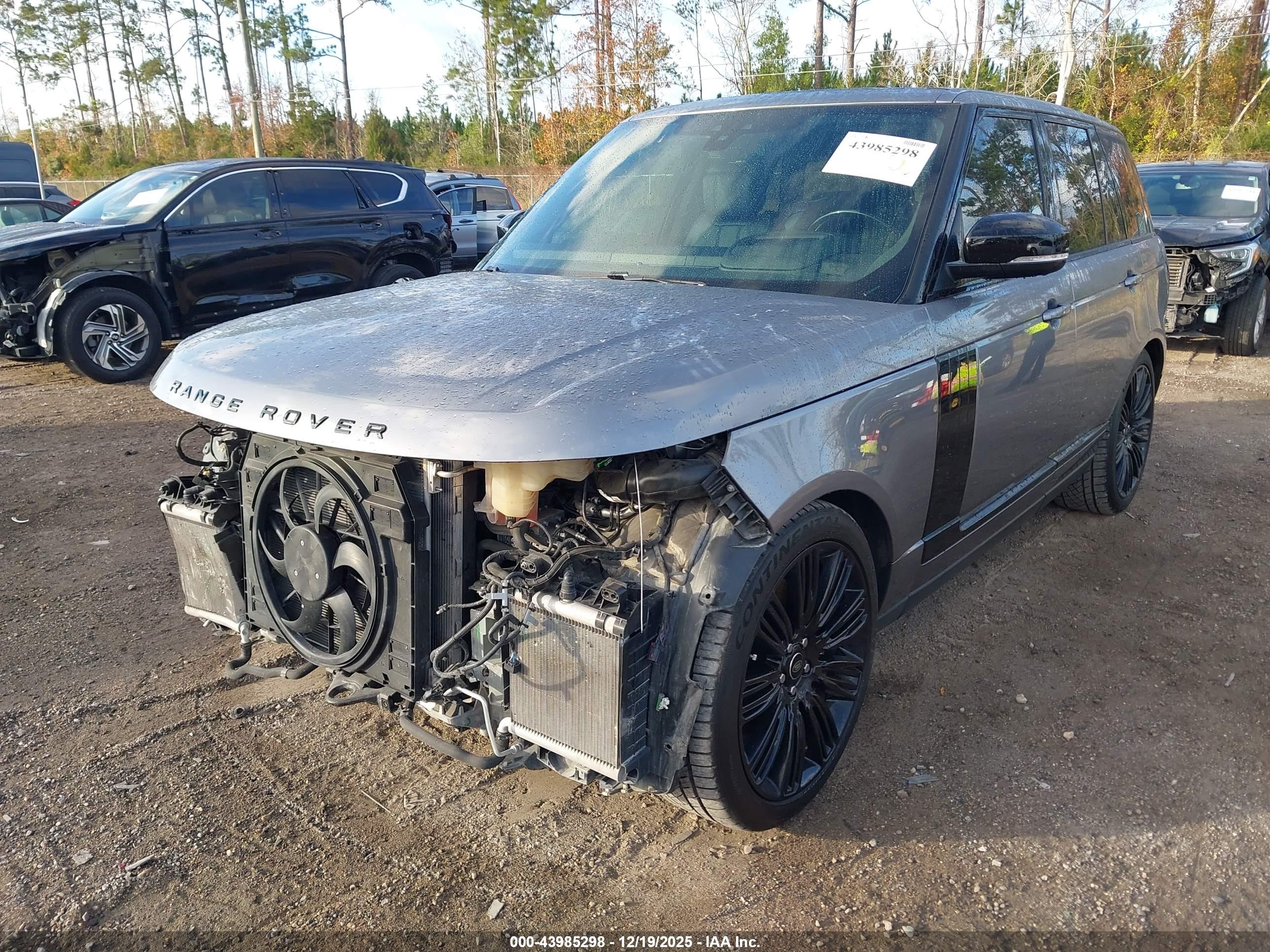 LAND ROVER image 2