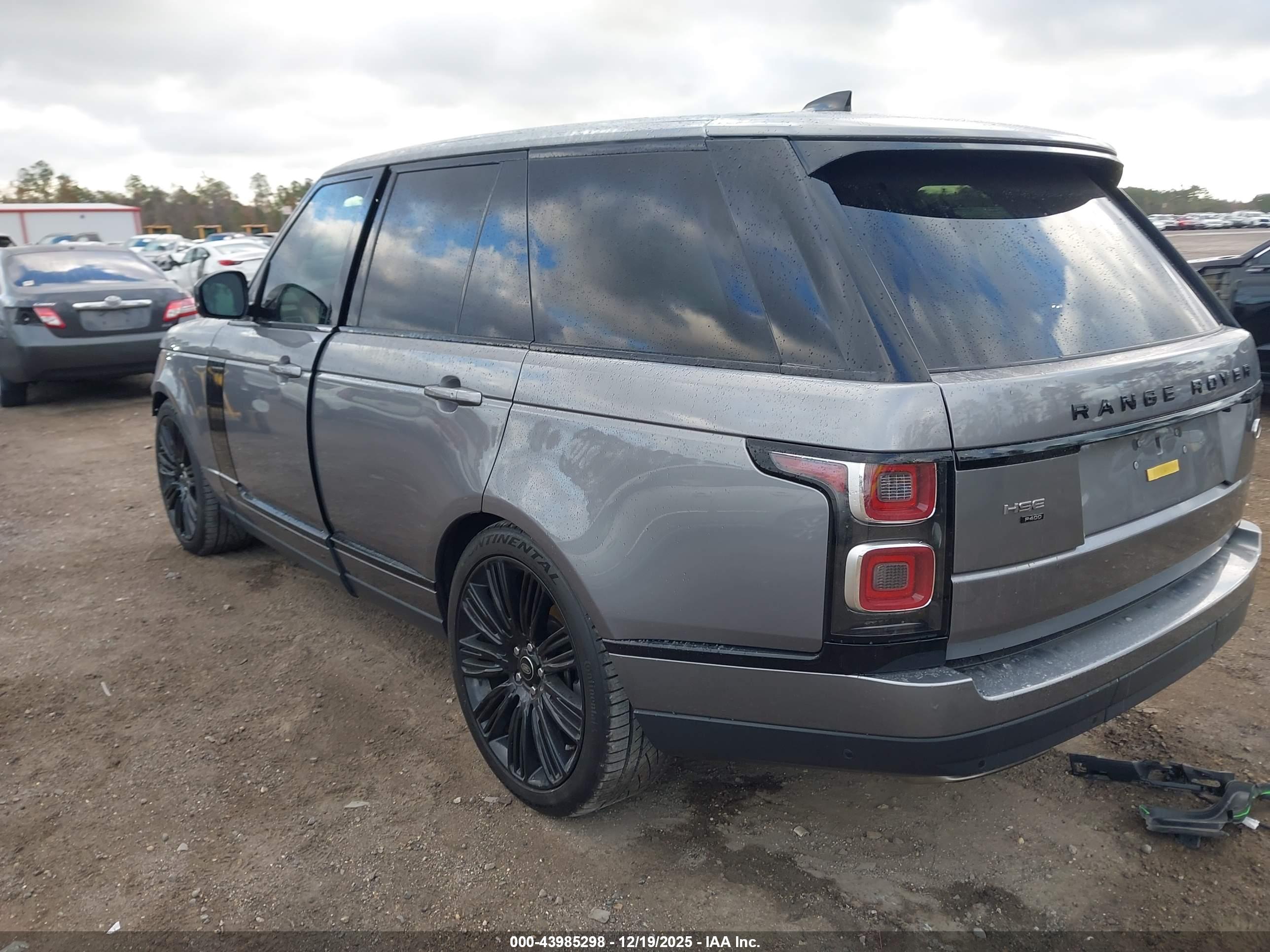 LAND ROVER image 3