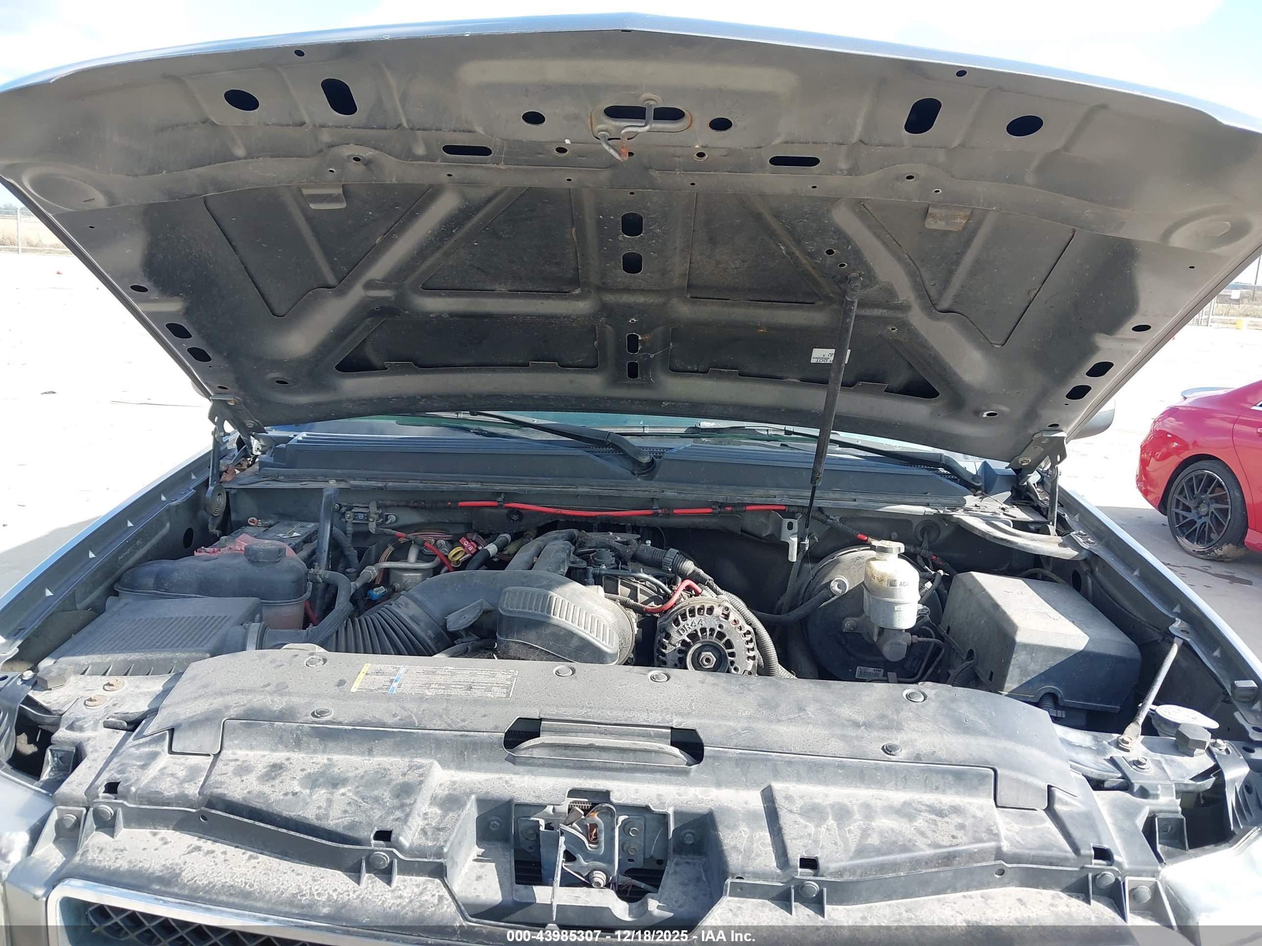 CHEVROLET TAHOE image 10