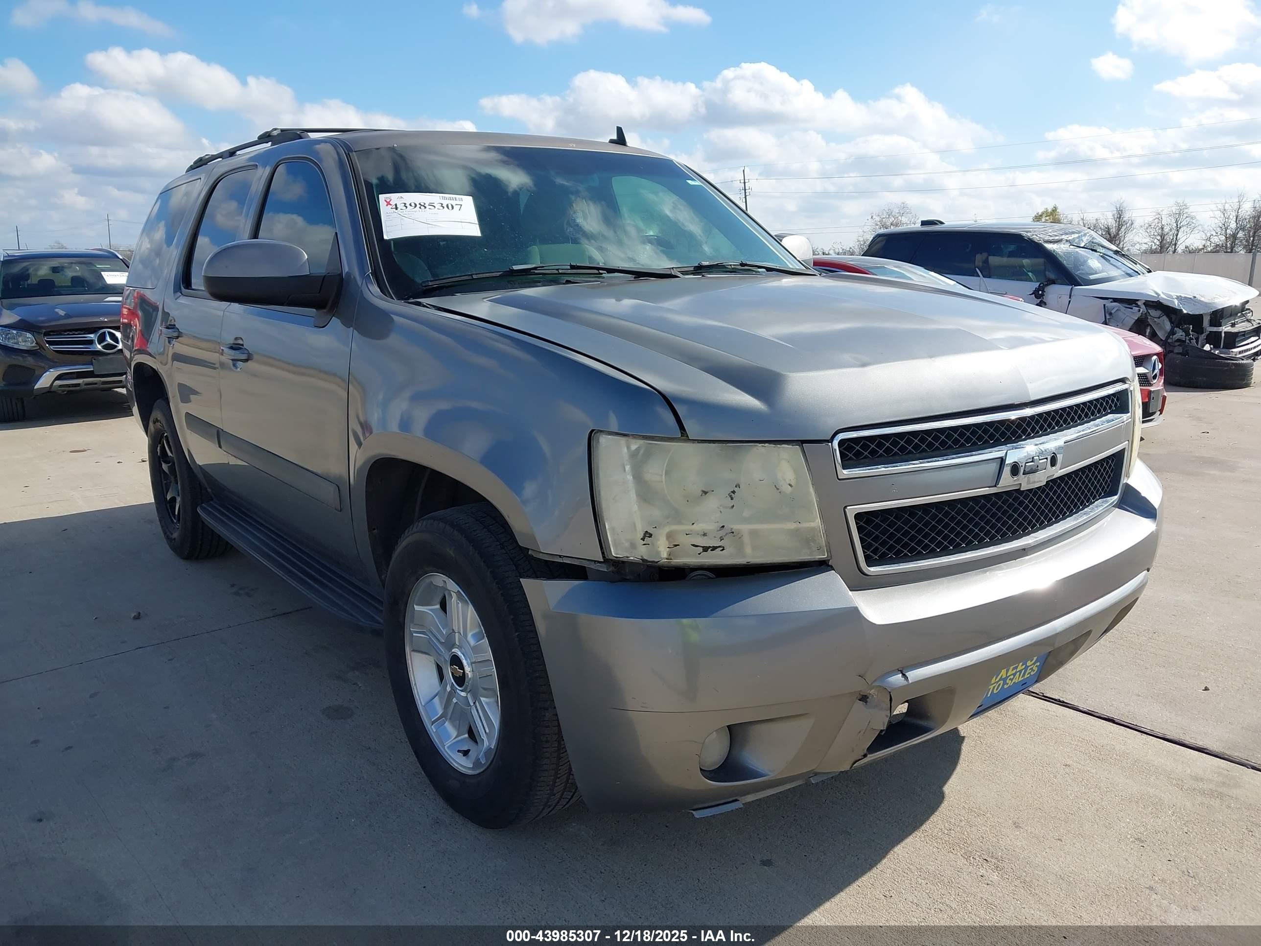 CHEVROLET TAHOE image 6