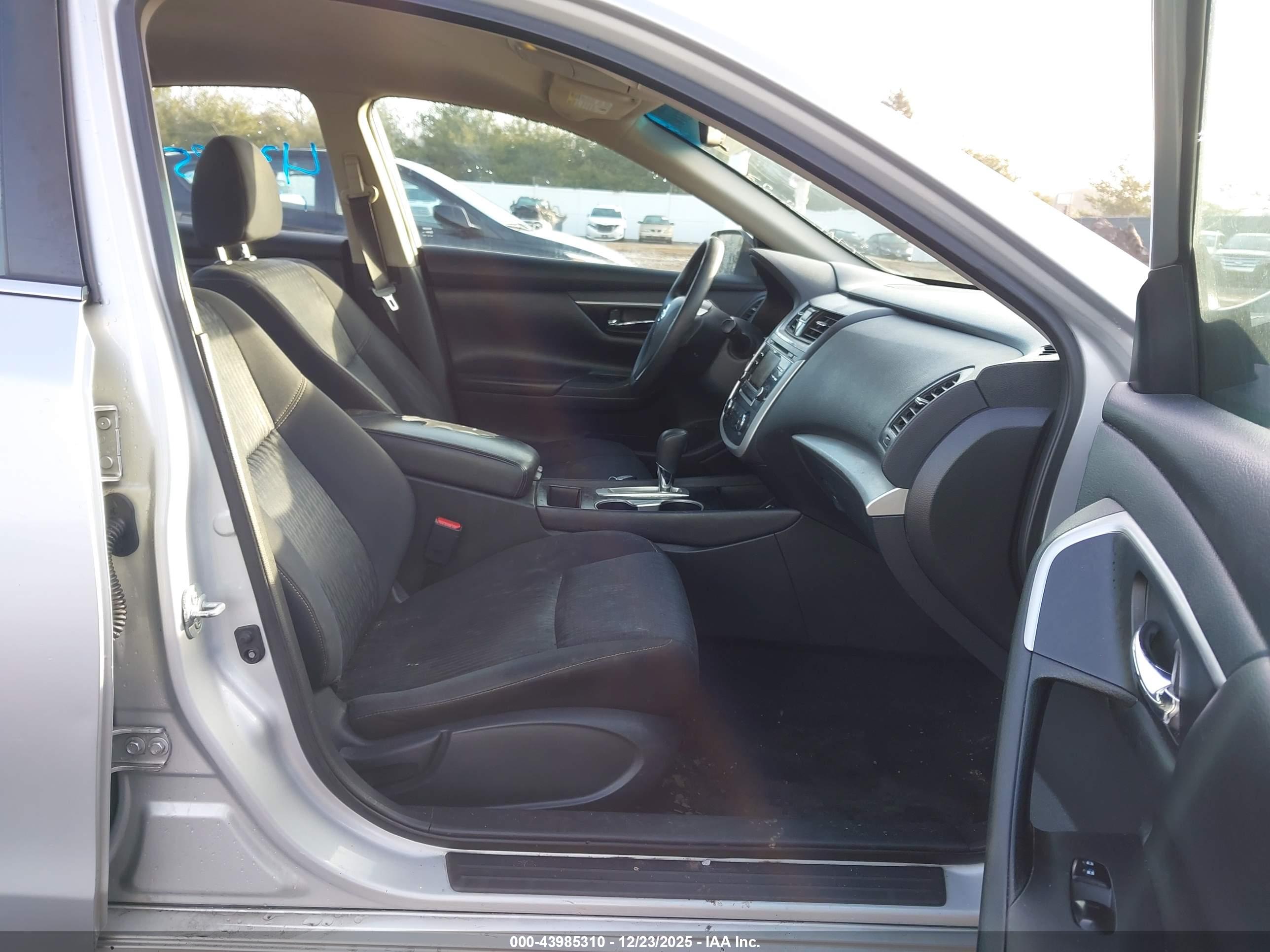 NISSAN ALTIMA image 5