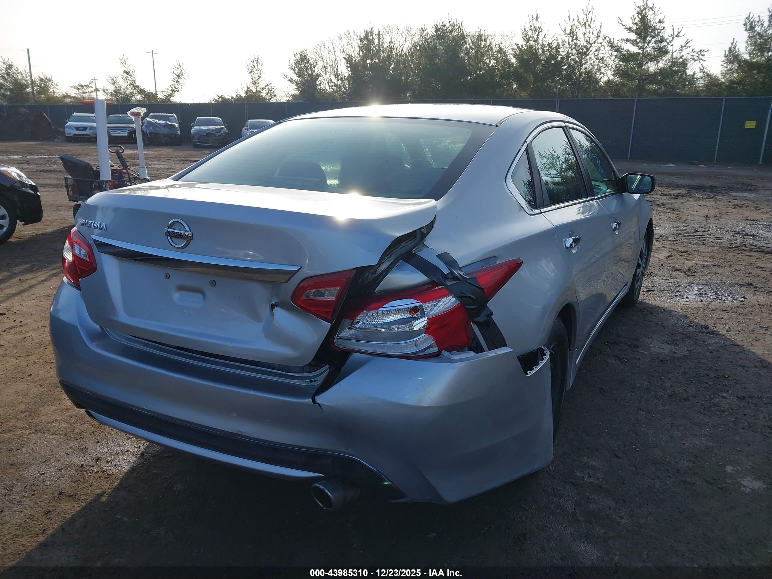 NISSAN ALTIMA image 6