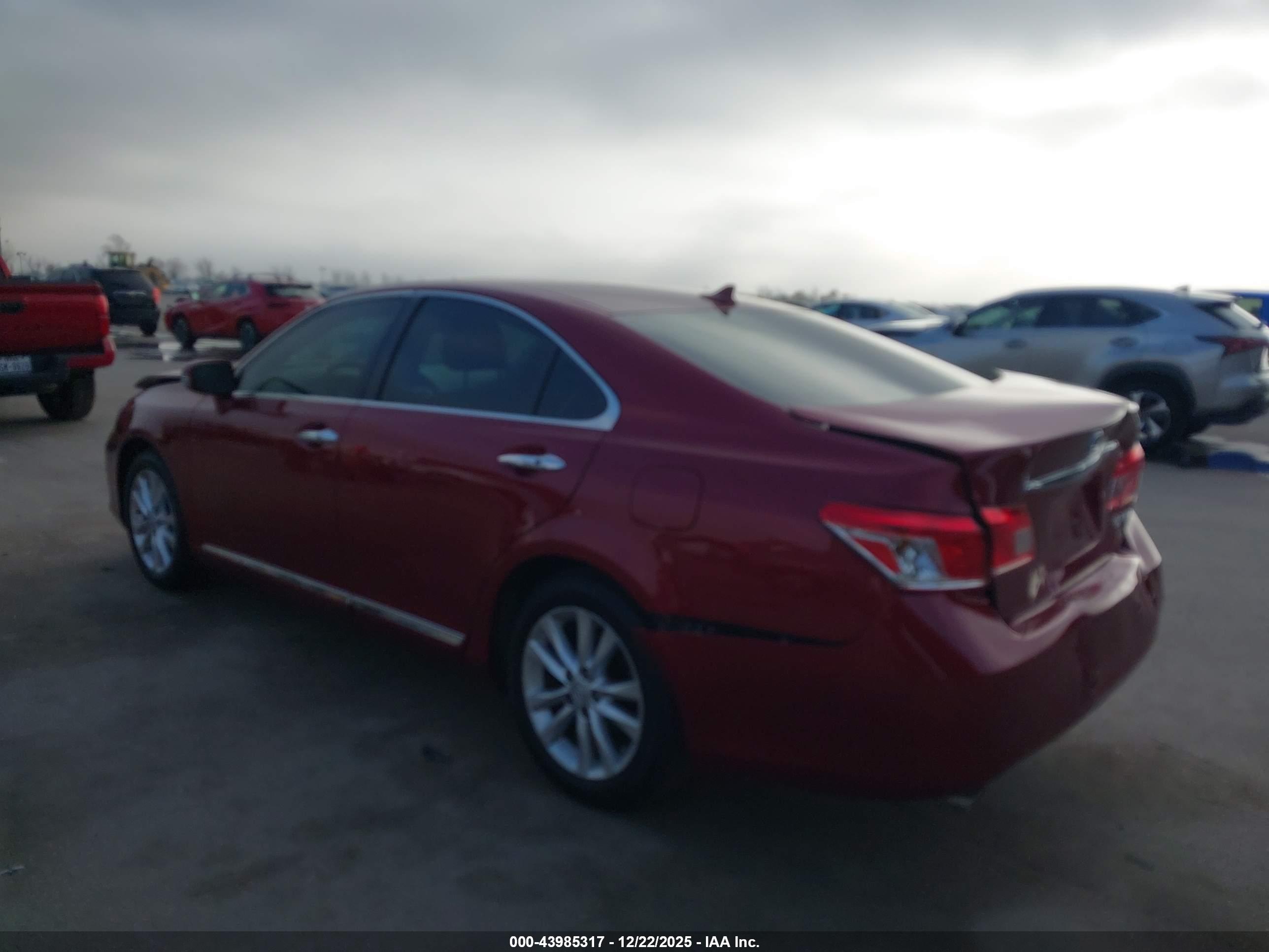 LEXUS ES image 3
