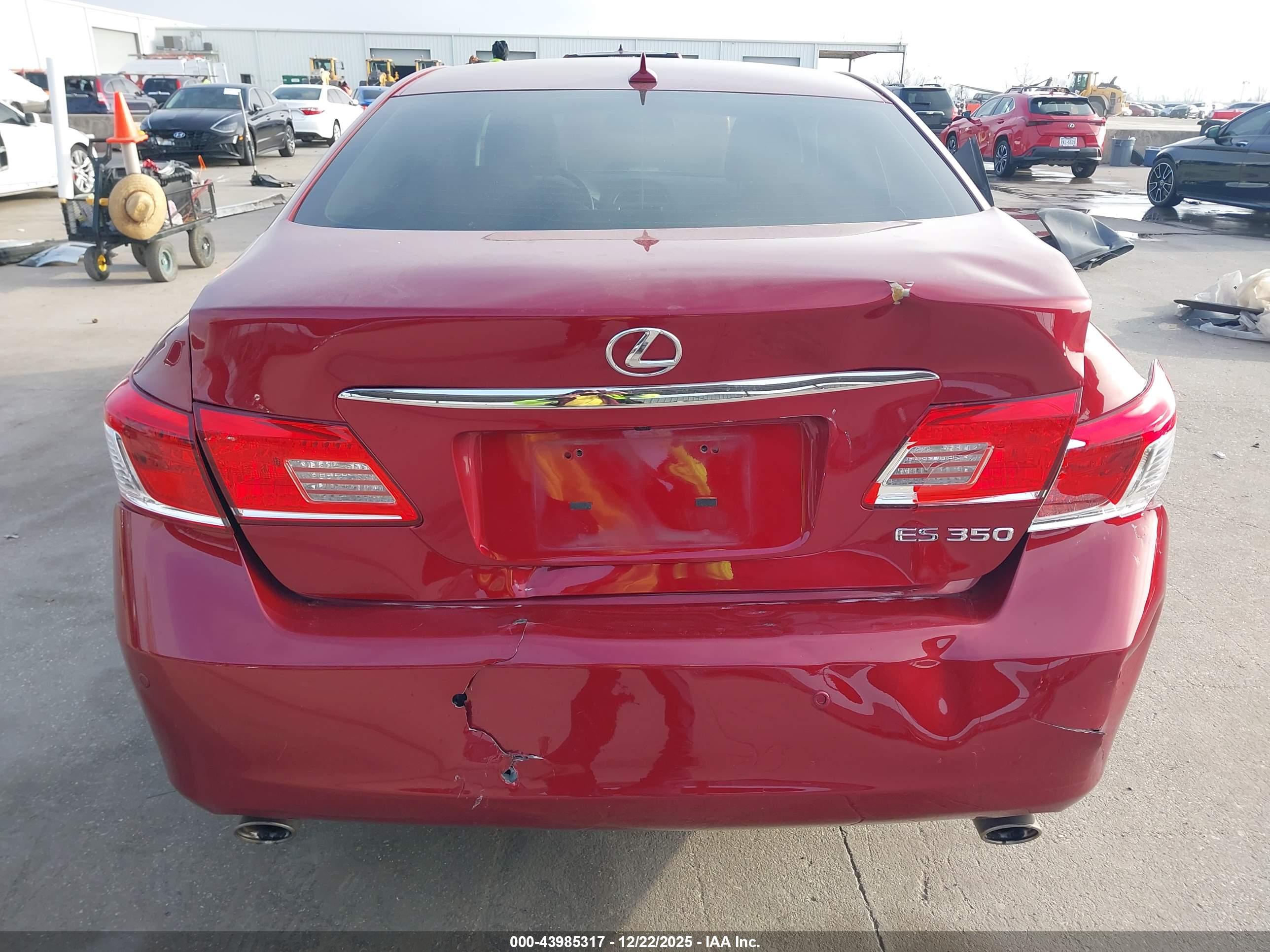 LEXUS ES image 6