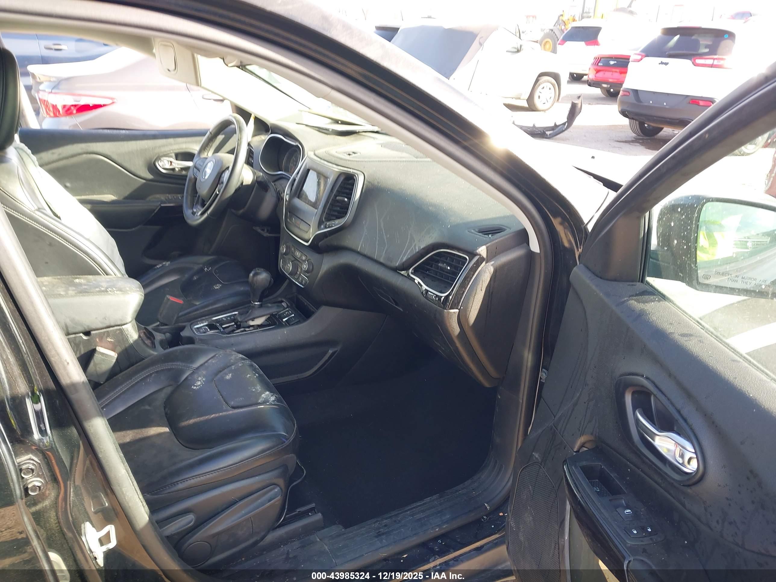 JEEP CHEROKEE image 5