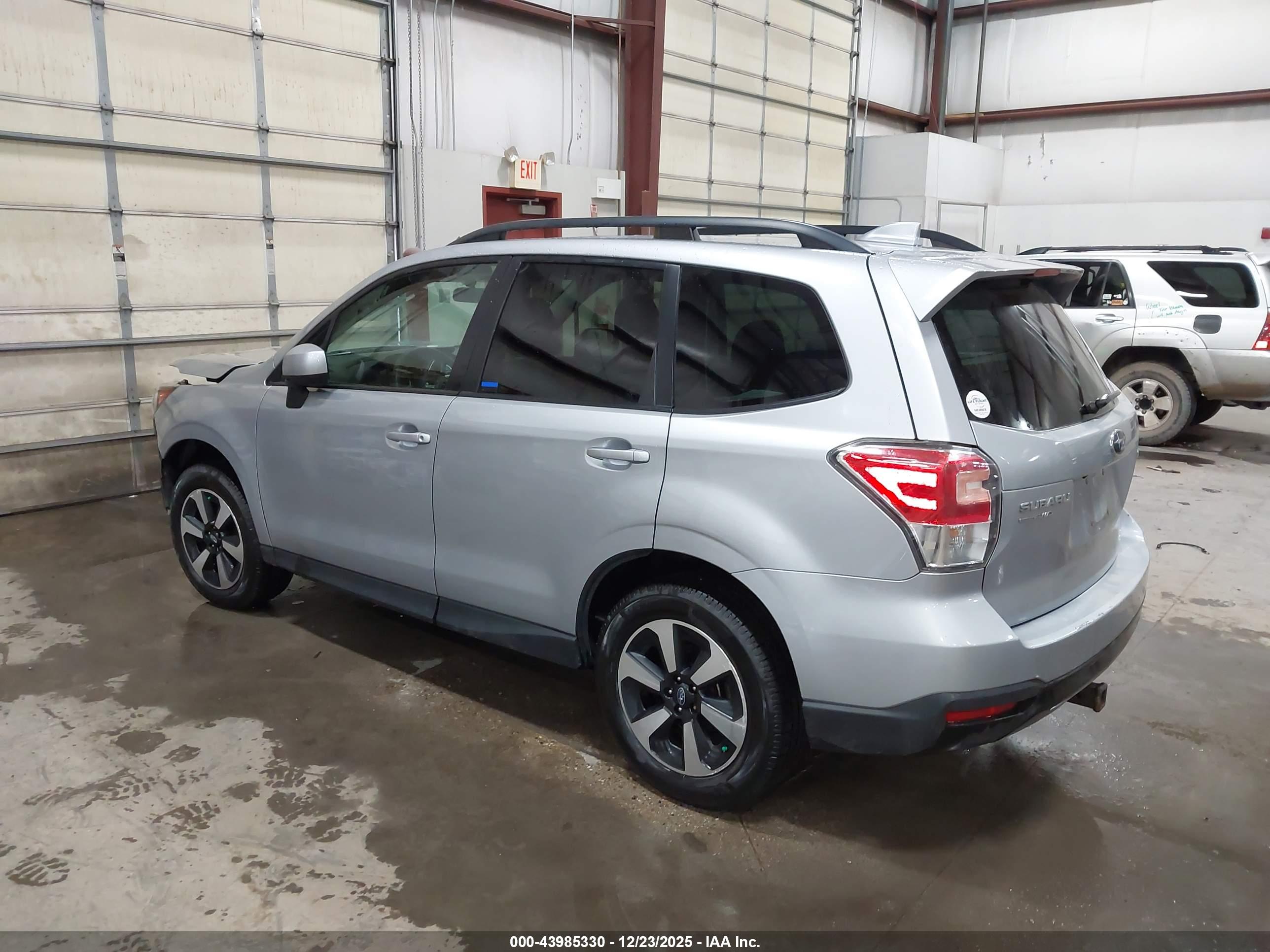 SUBARU FORESTER image 3