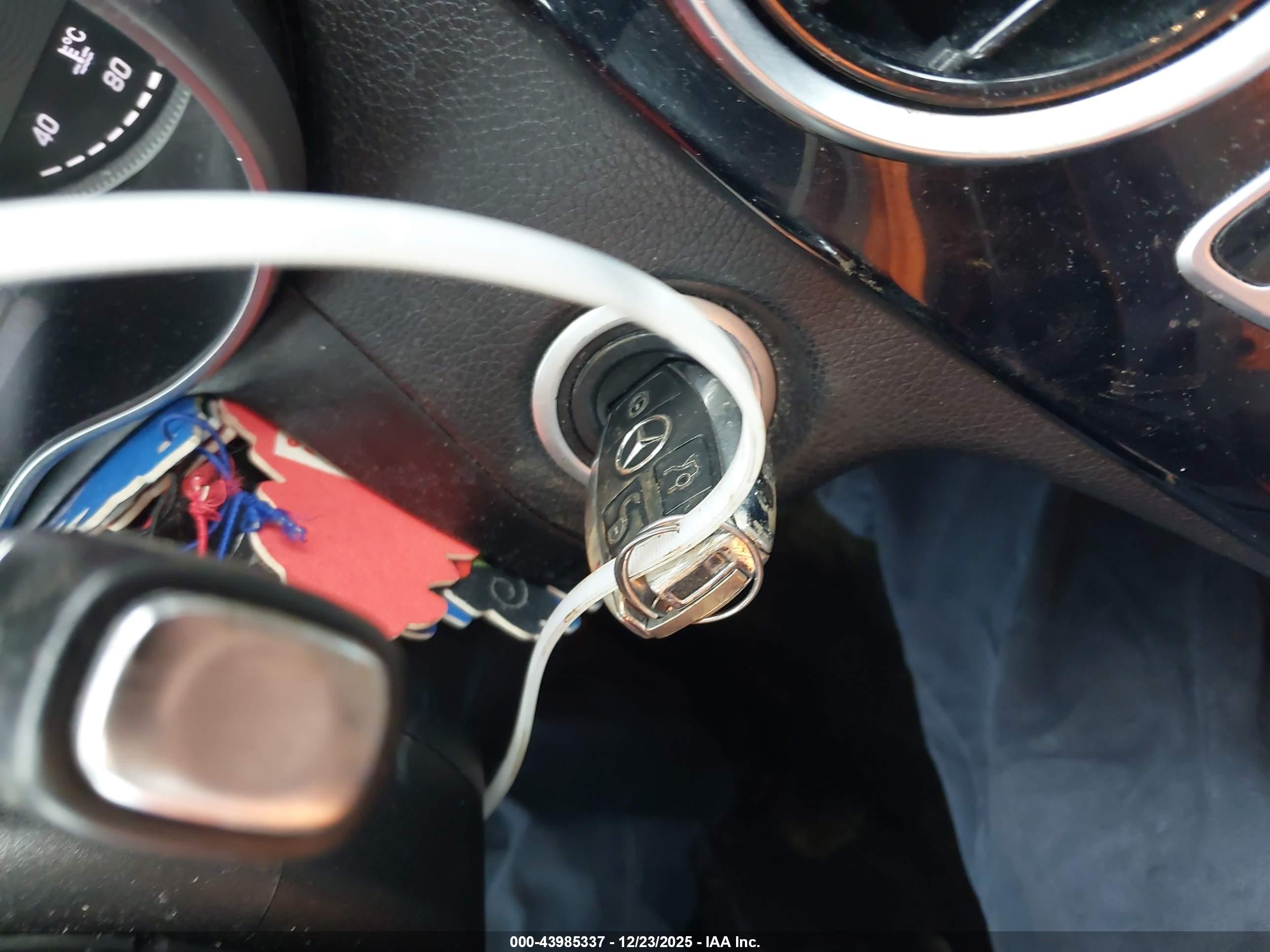 MERCEDES-BENZ C image 11
