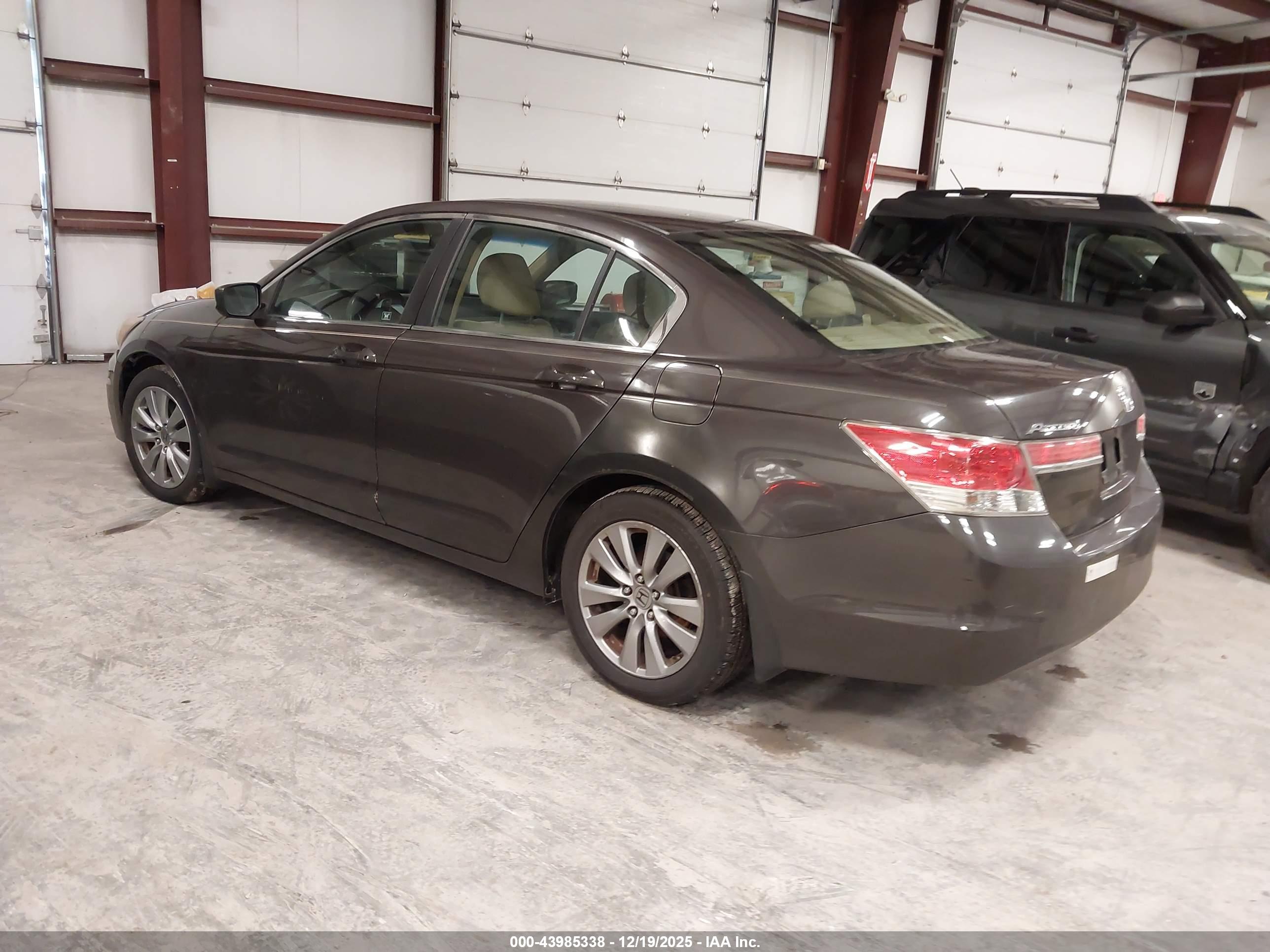 HONDA ACCORD image 3