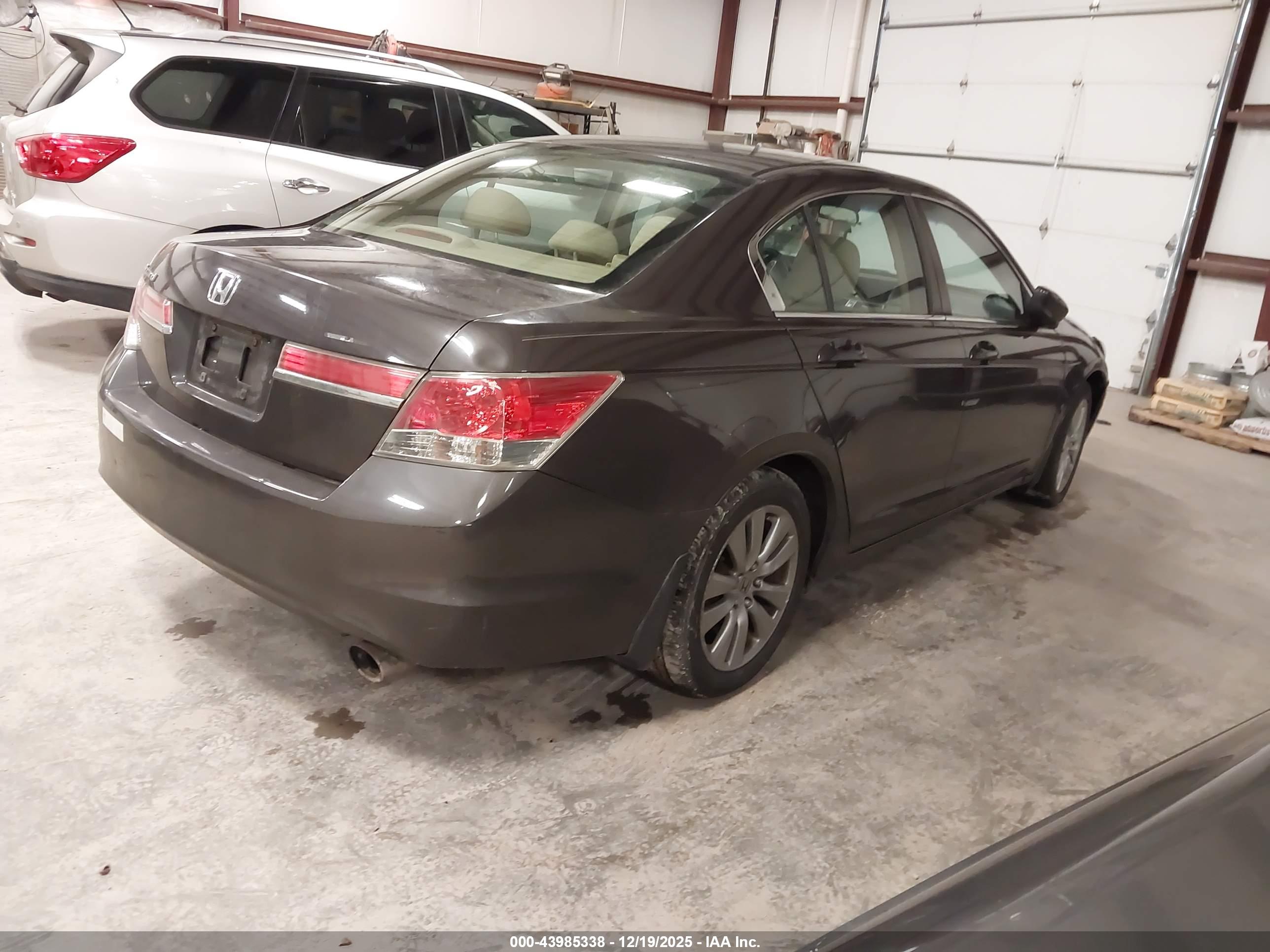HONDA ACCORD image 4