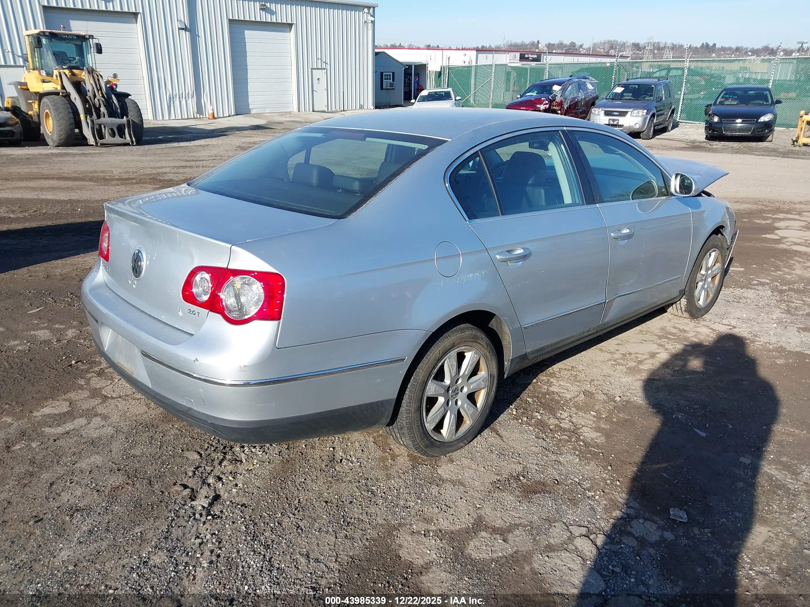 VOLKSWAGEN PASSAT image 4