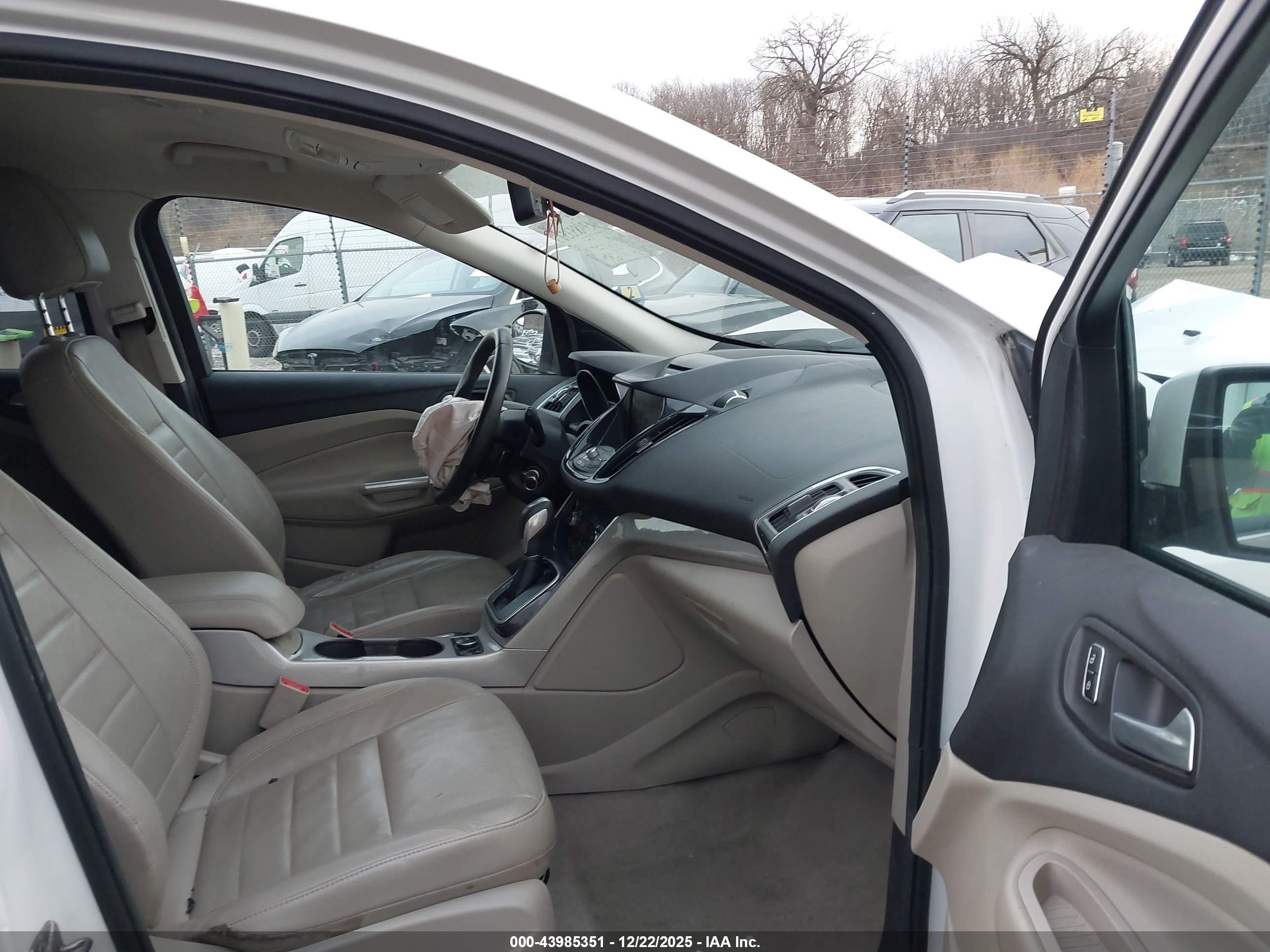FORD ESCAPE image 5