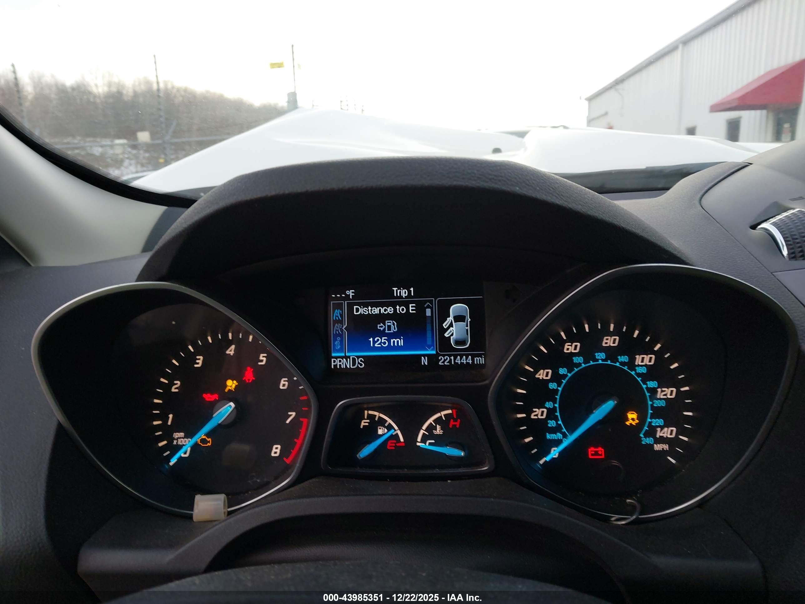FORD ESCAPE image 7