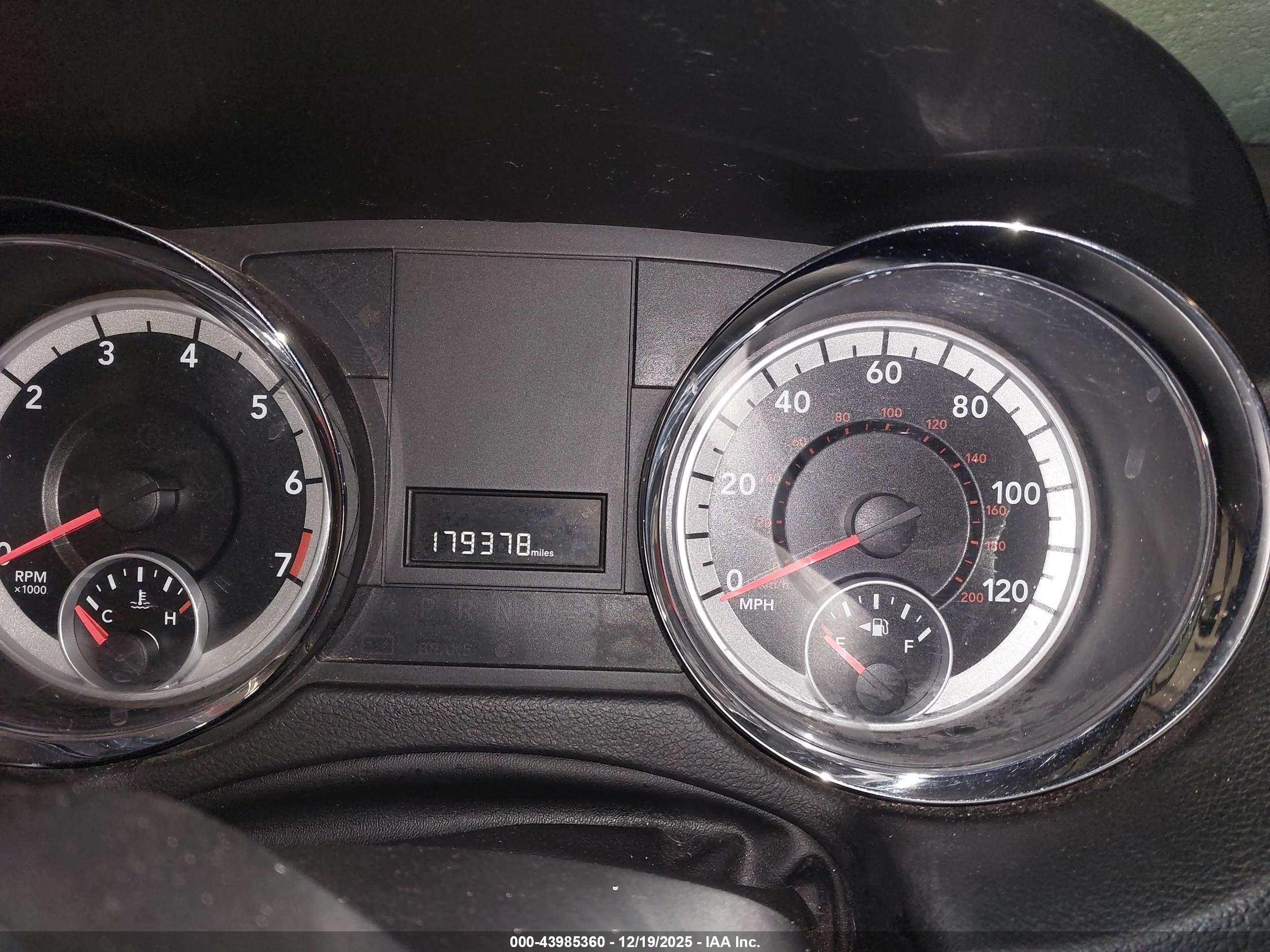 DODGE GRAND image 7