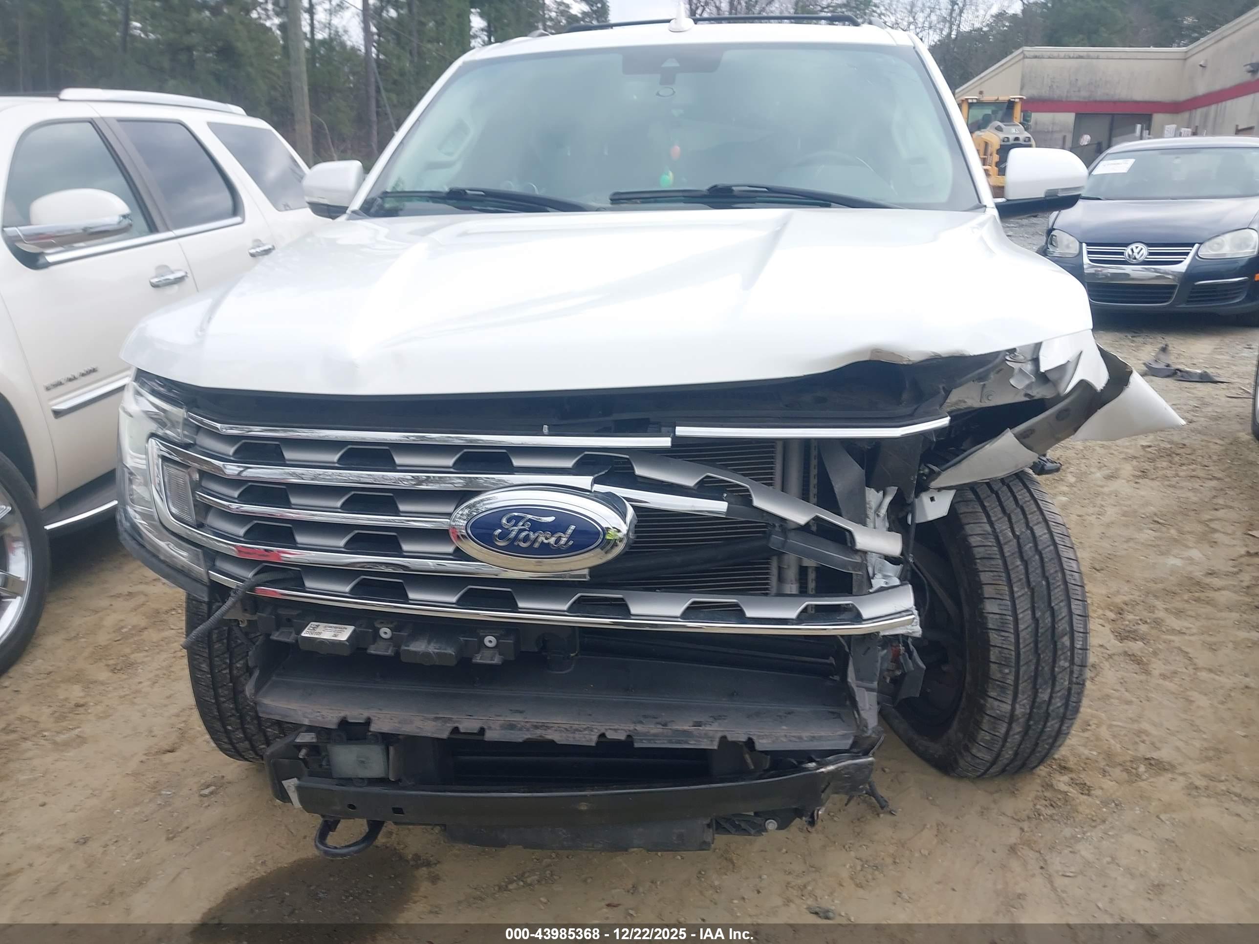 FORD EXPEDITION image 6