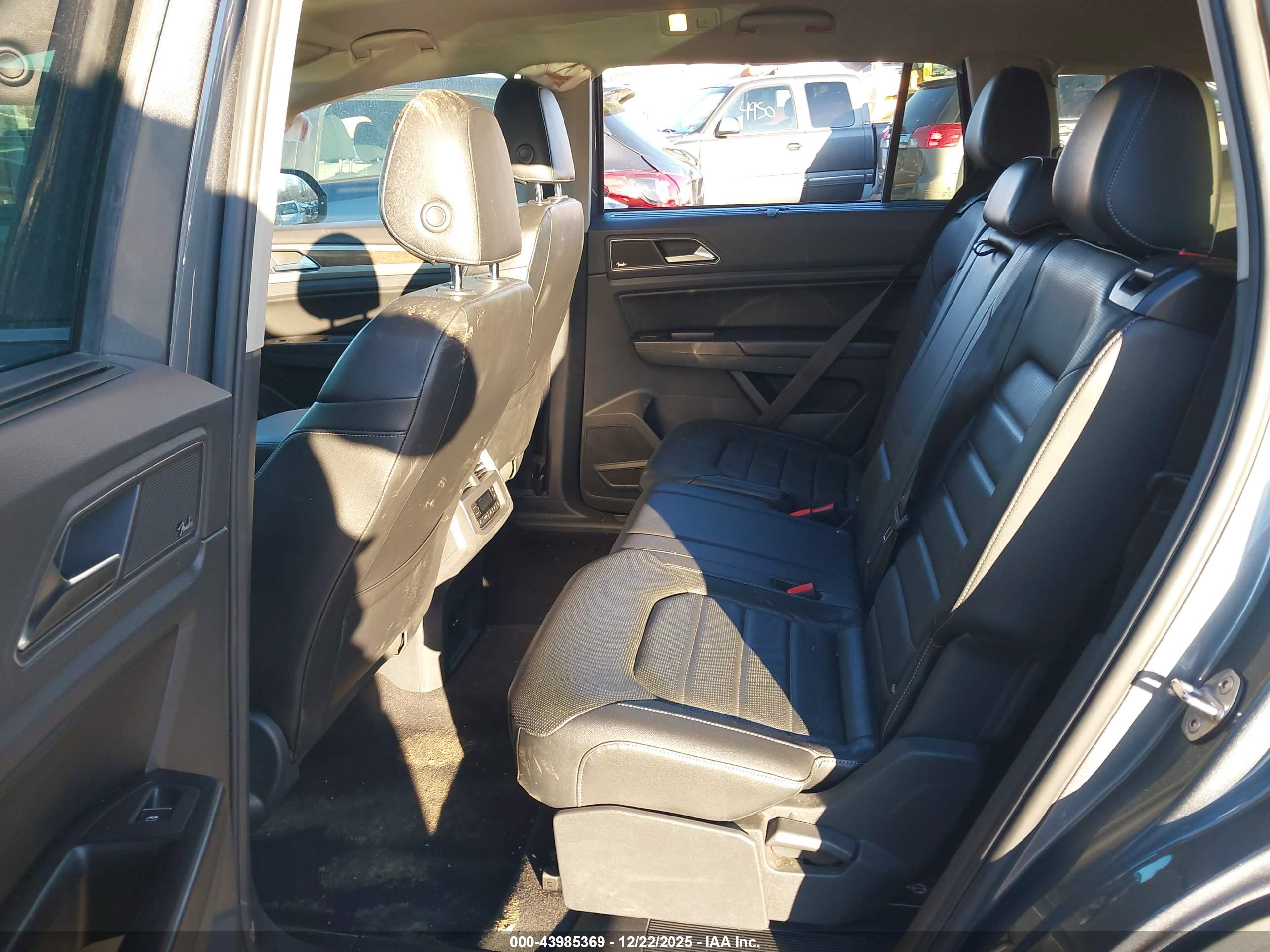 VOLKSWAGEN ATLAS image 8