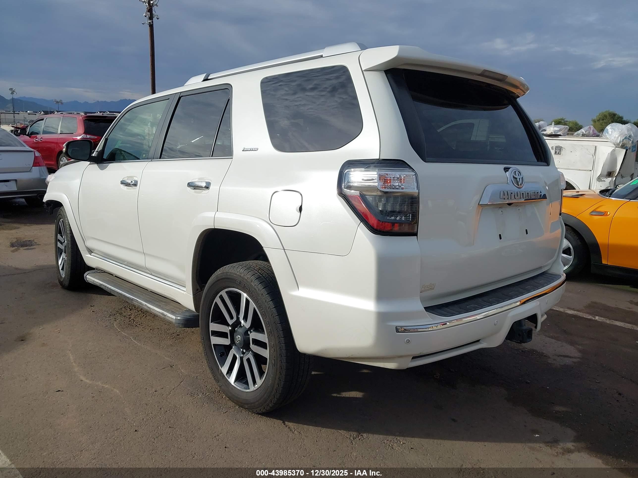 TOYOTA 4RUNNER image 3