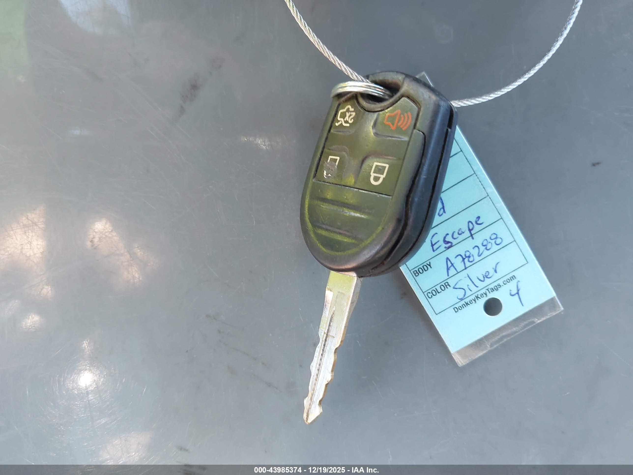 FORD ESCAPE image 11