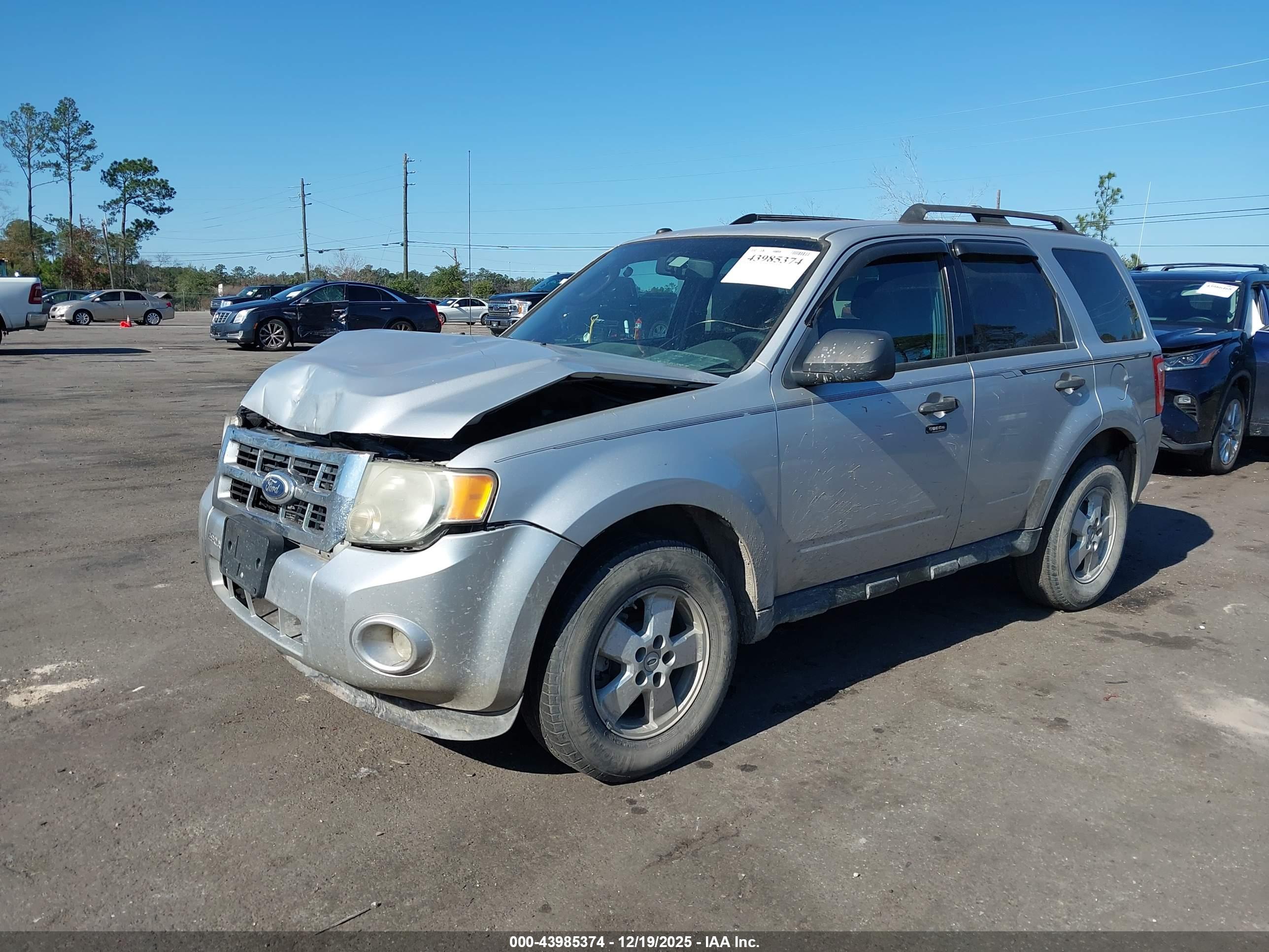 FORD ESCAPE image 2