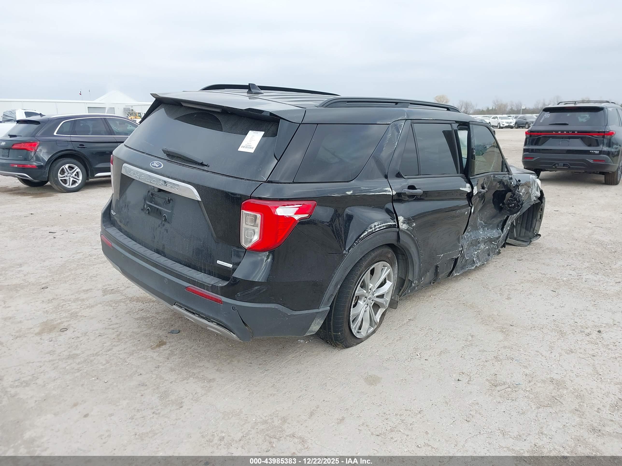 FORD EXPLORER image 4