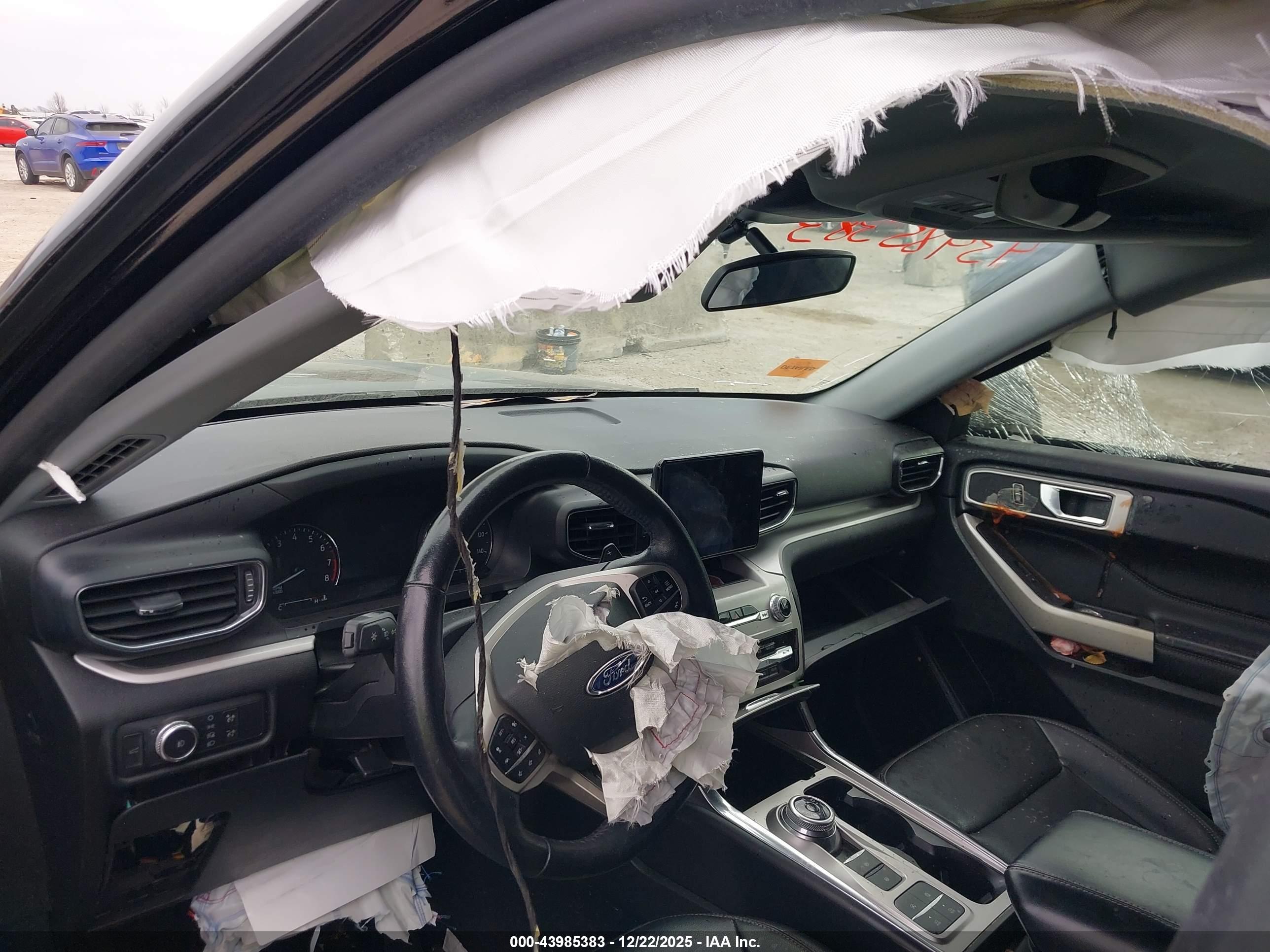 FORD EXPLORER image 5