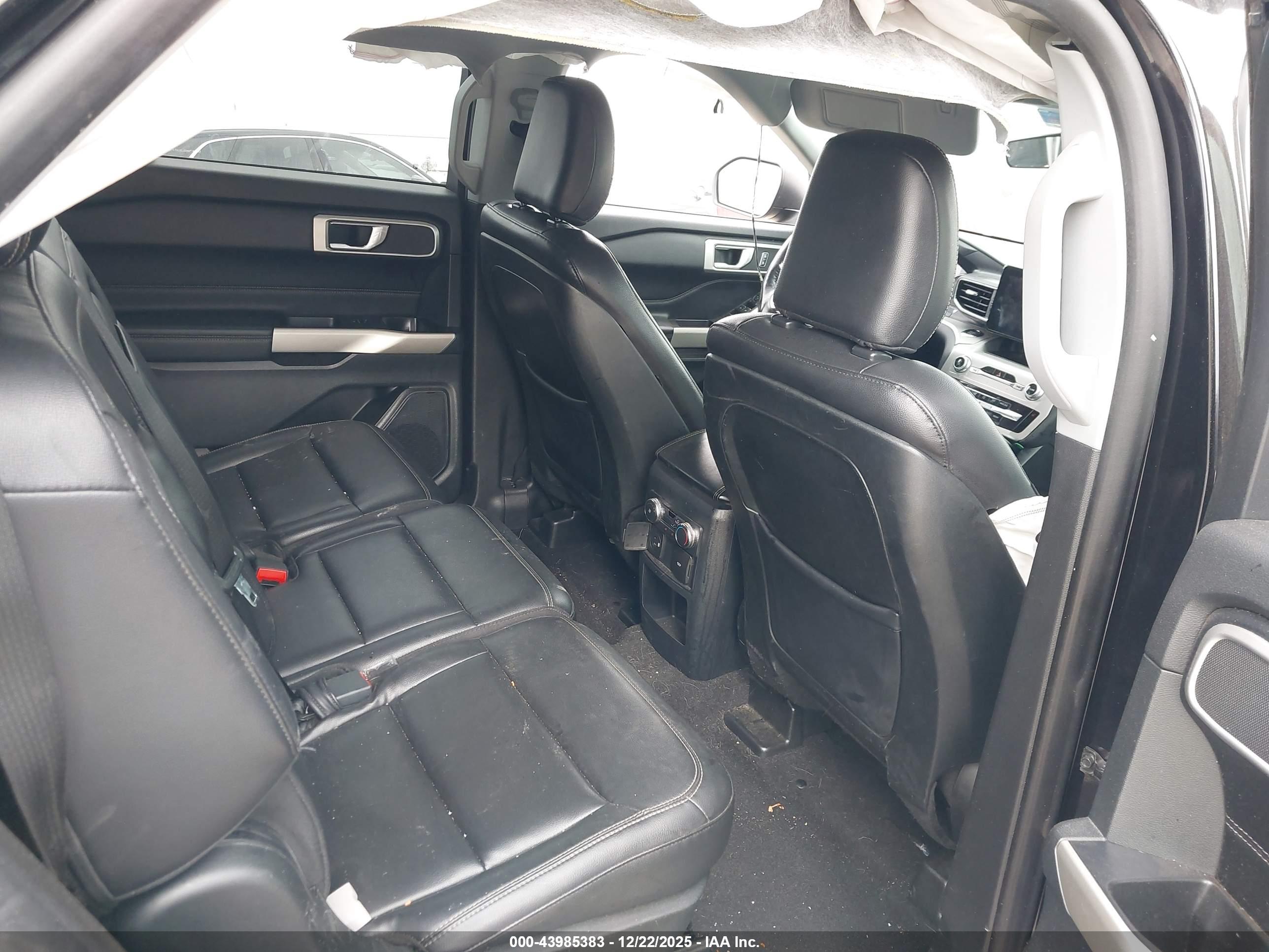 FORD EXPLORER image 8