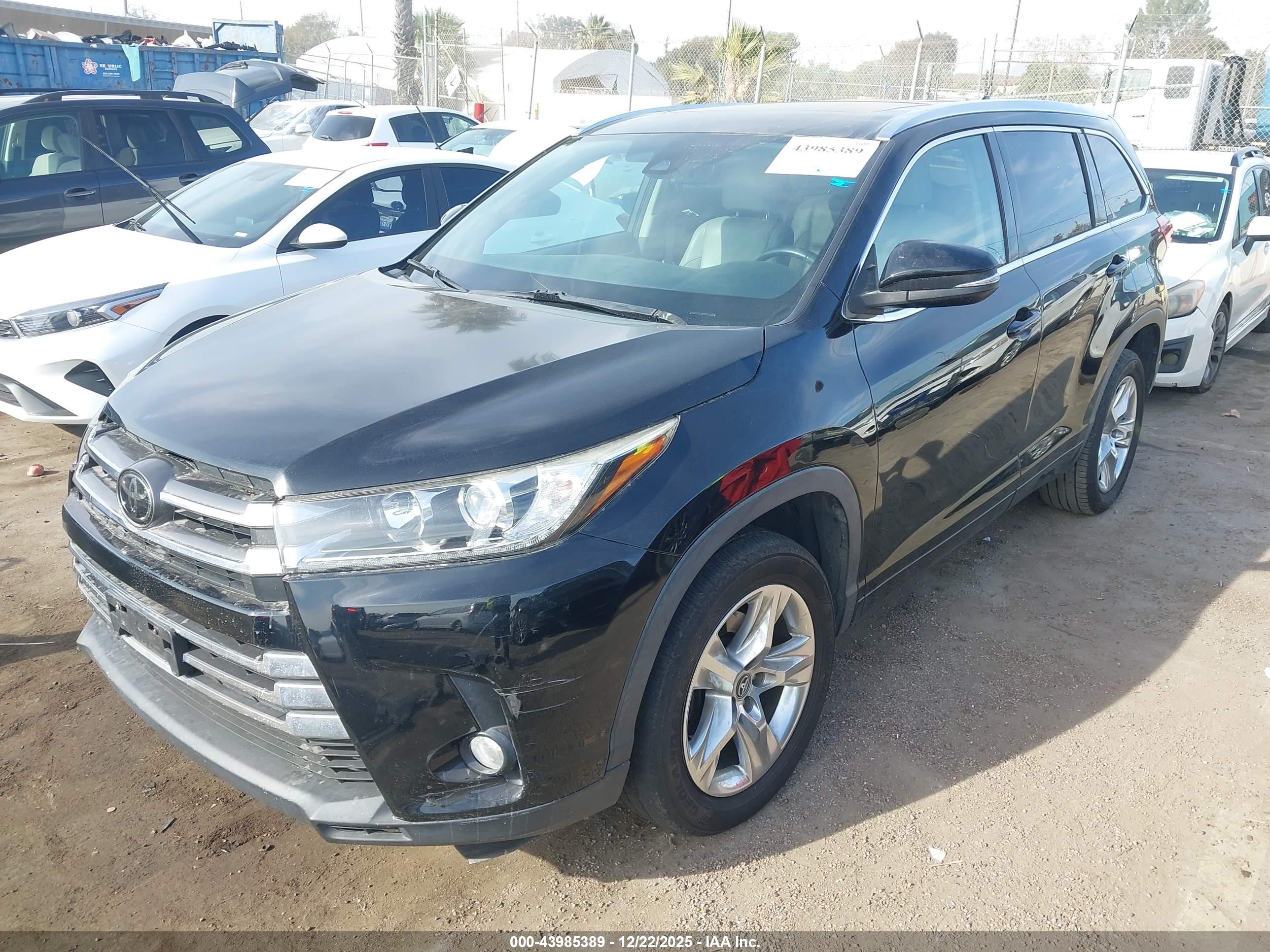 TOYOTA HIGHLANDER image 2
