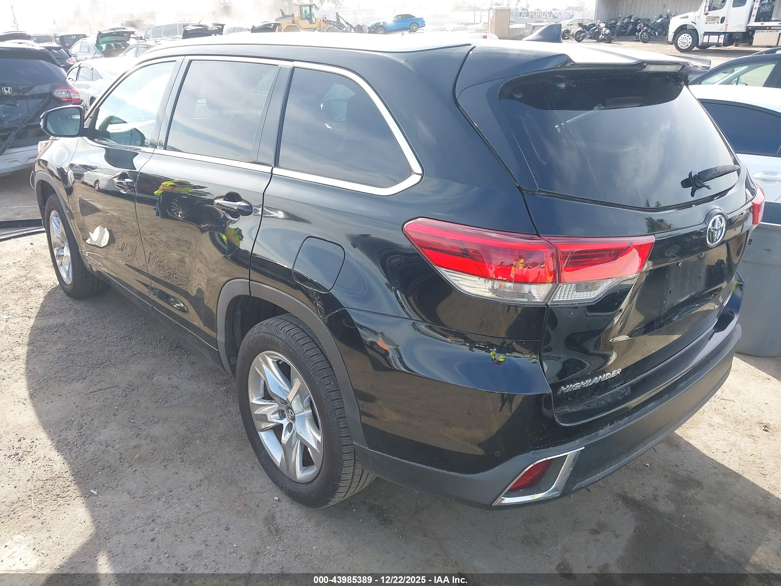TOYOTA HIGHLANDER image 3
