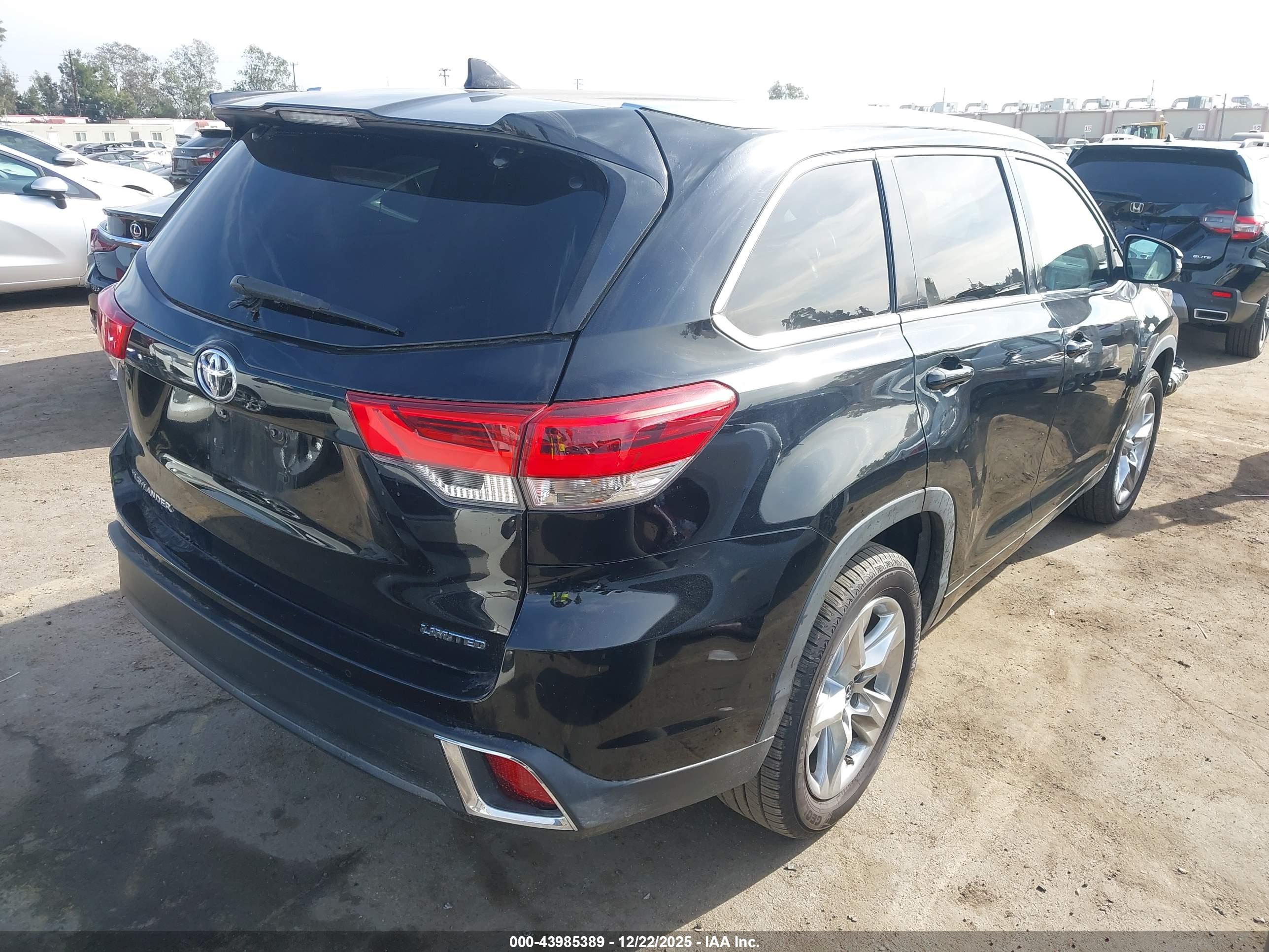 TOYOTA HIGHLANDER image 4