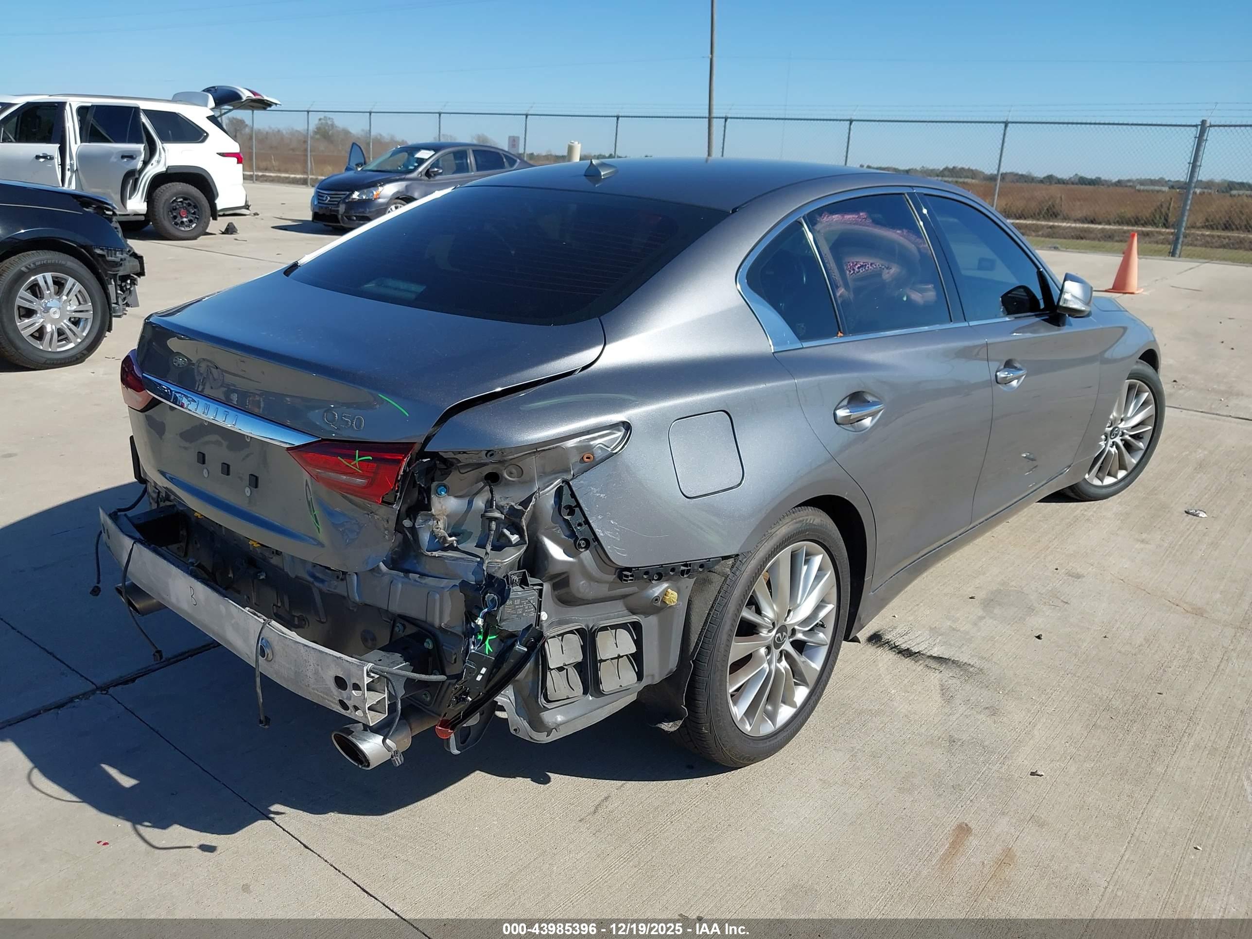 INFINITI Q50 image 4