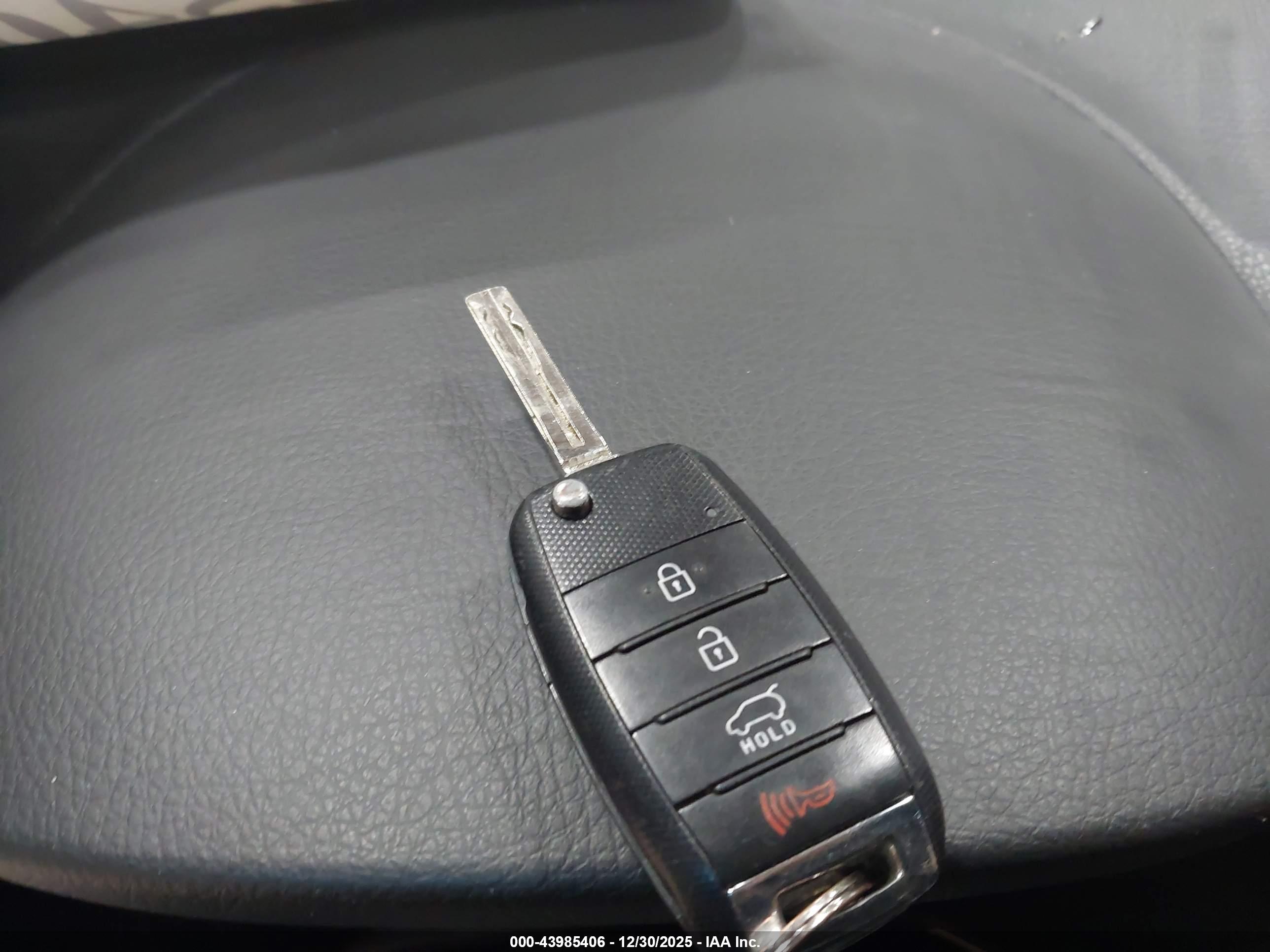 KIA SORENTO image 11
