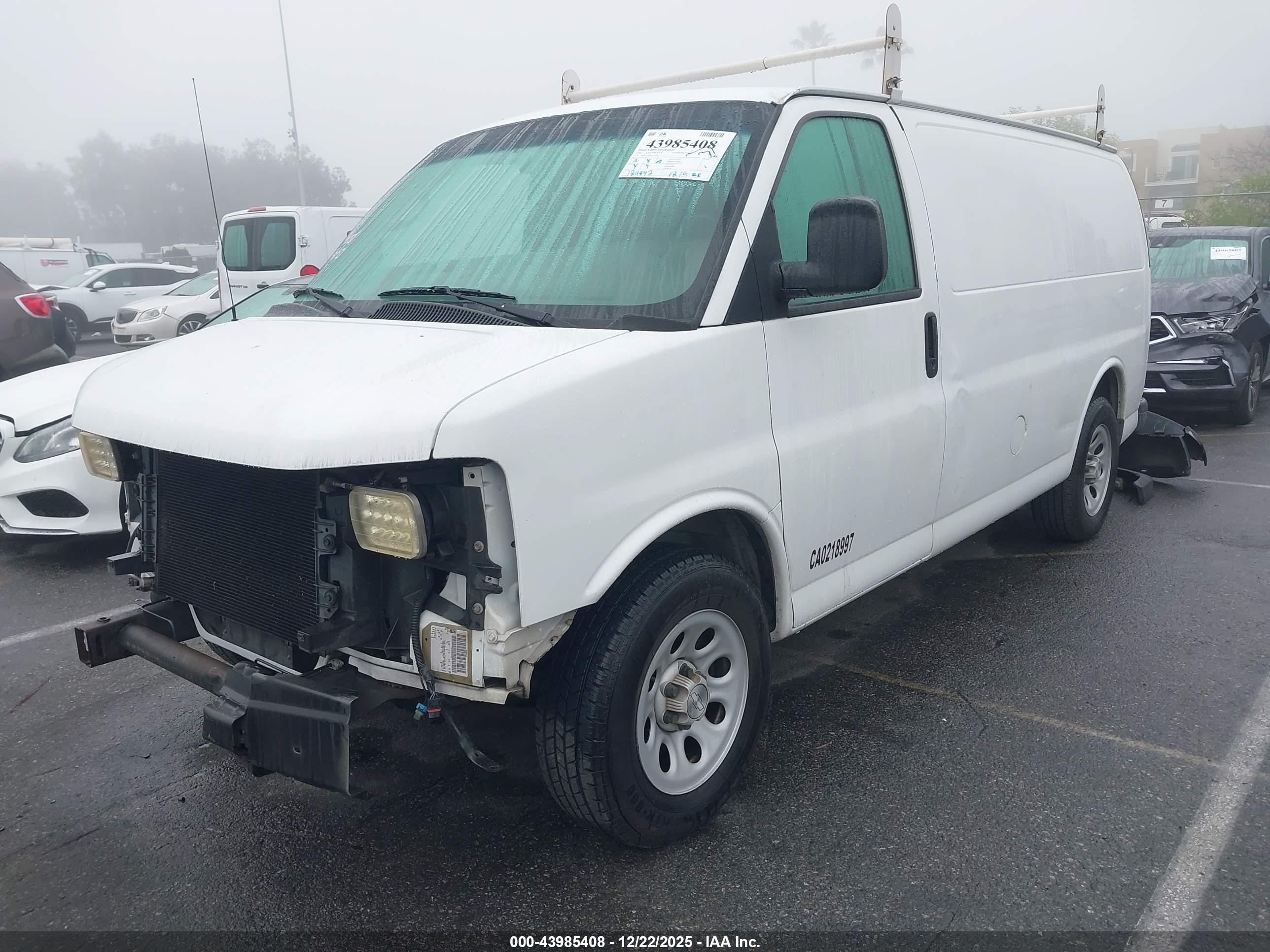 CHEVROLET EXPRESS image 2