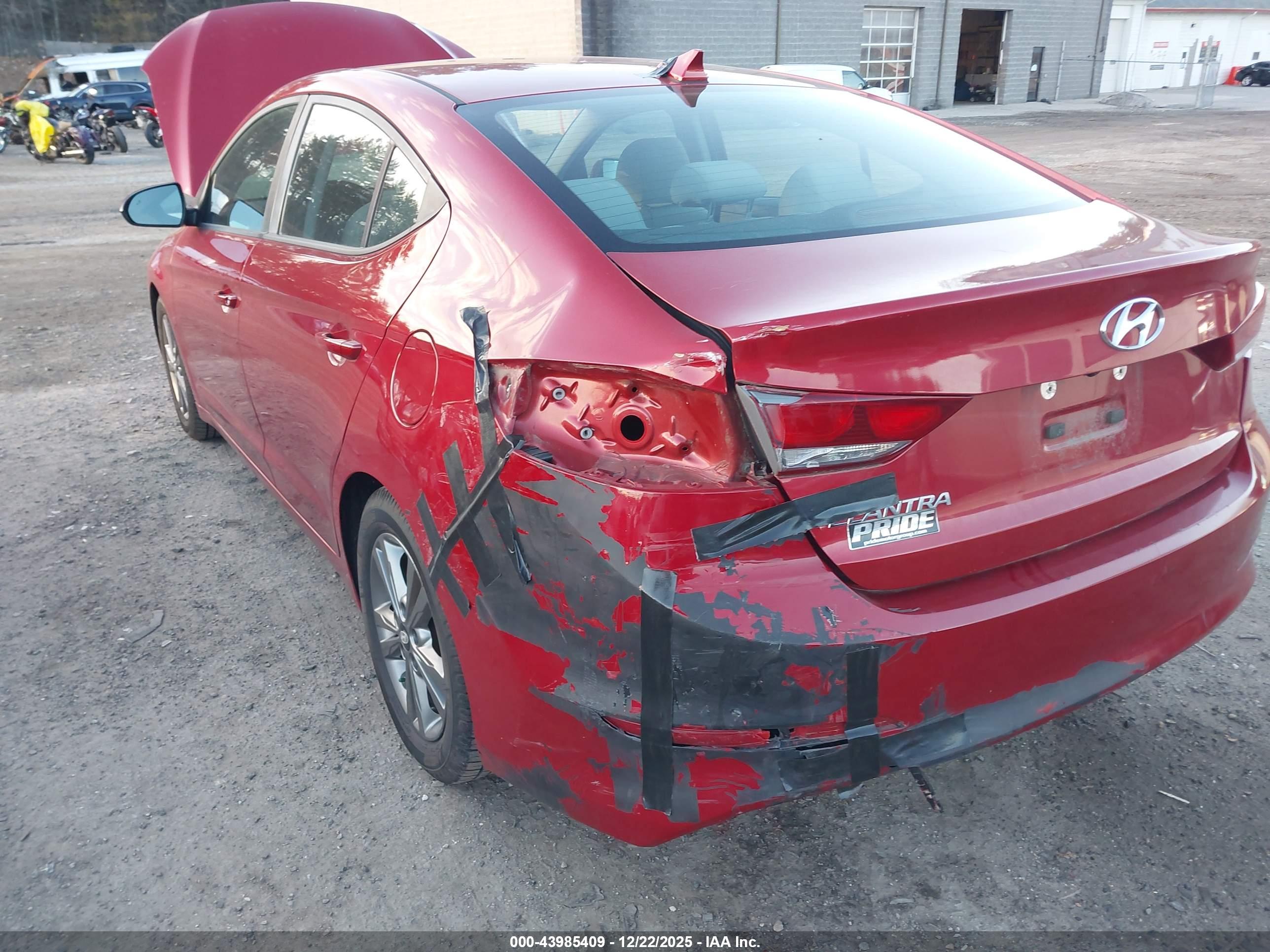 HYUNDAI ELANTRA image 6