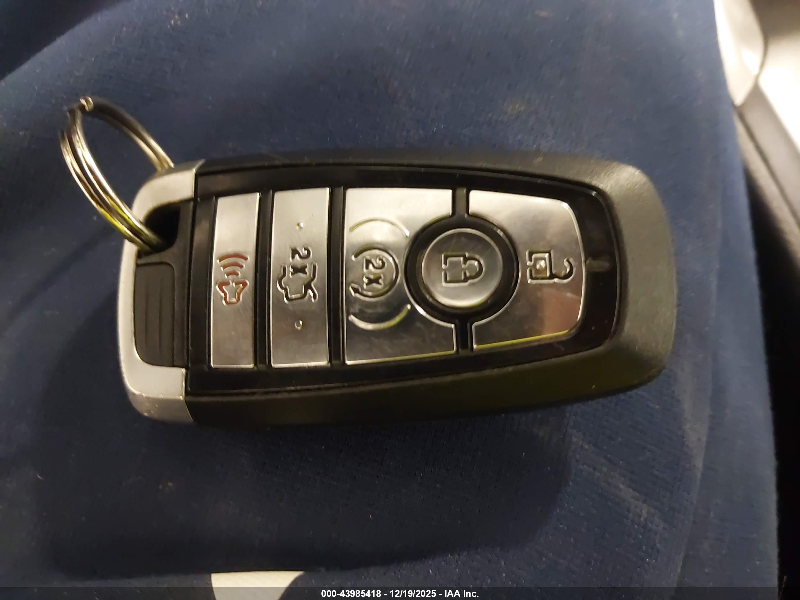 FORD FUSION image 11