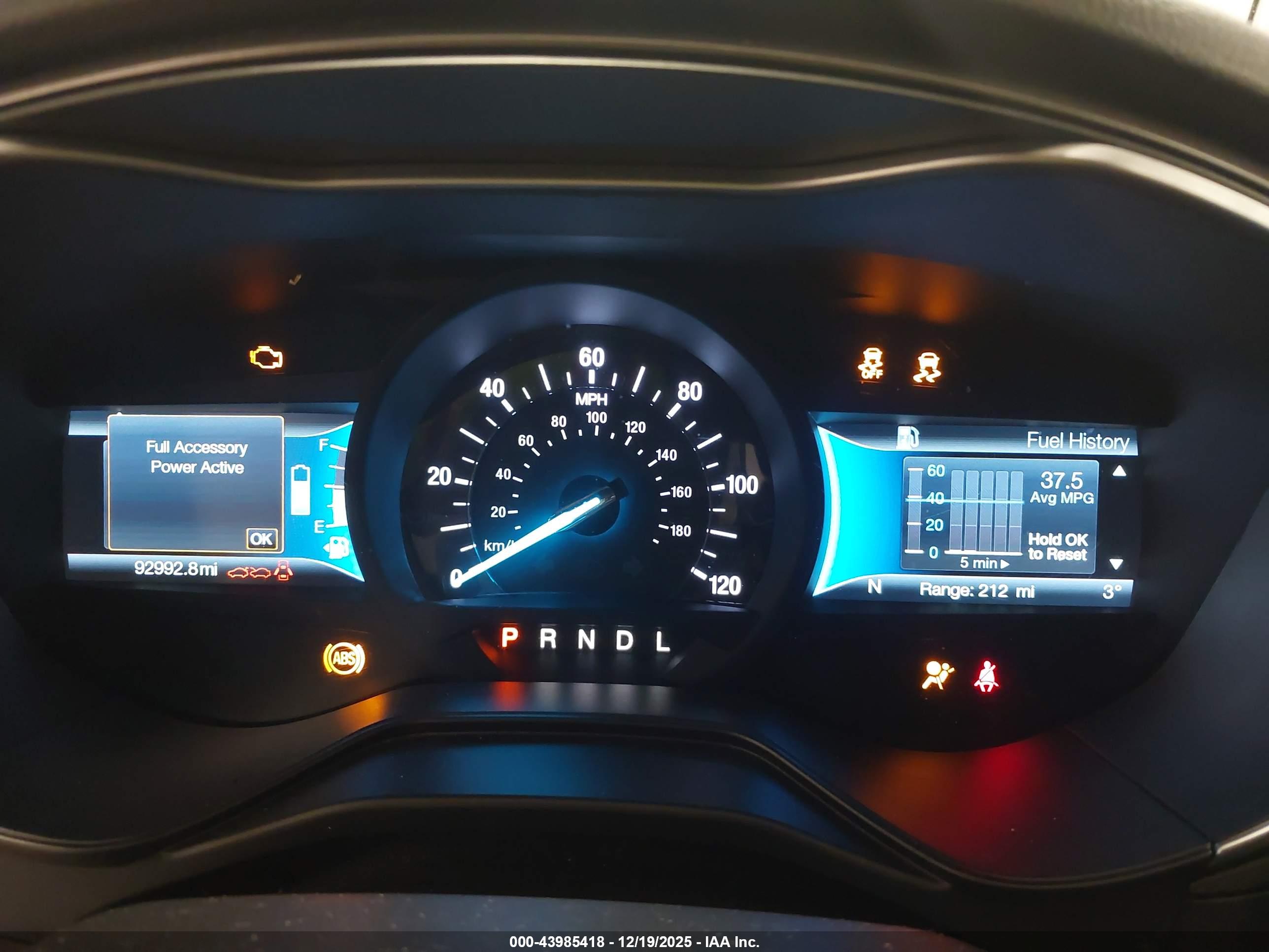 FORD FUSION image 7