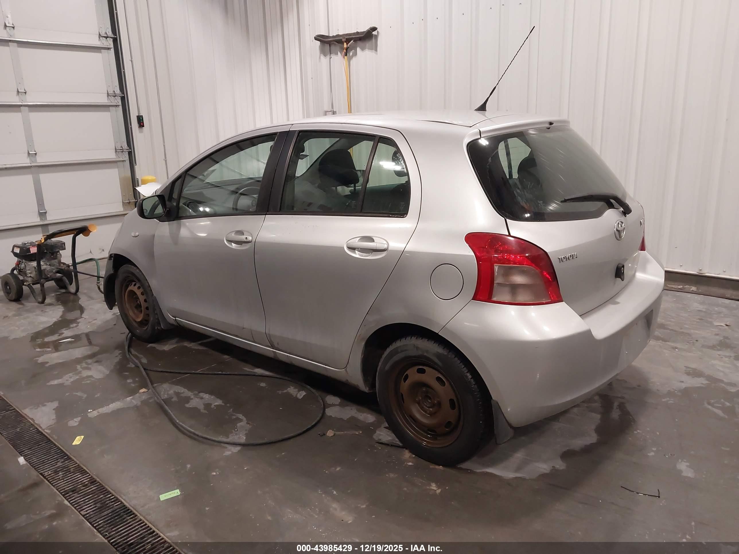 TOYOTA YARIS image 3