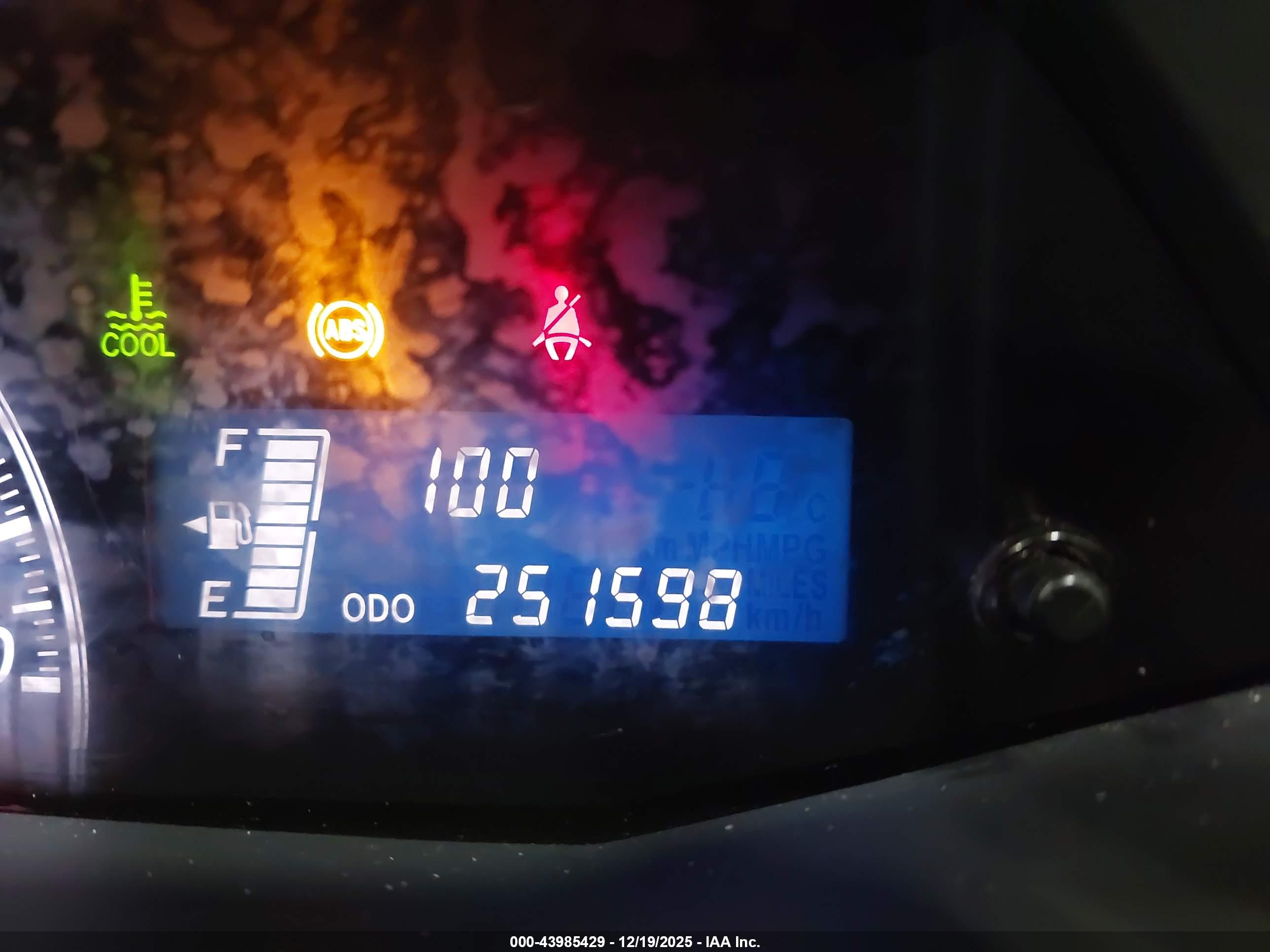 TOYOTA YARIS image 7