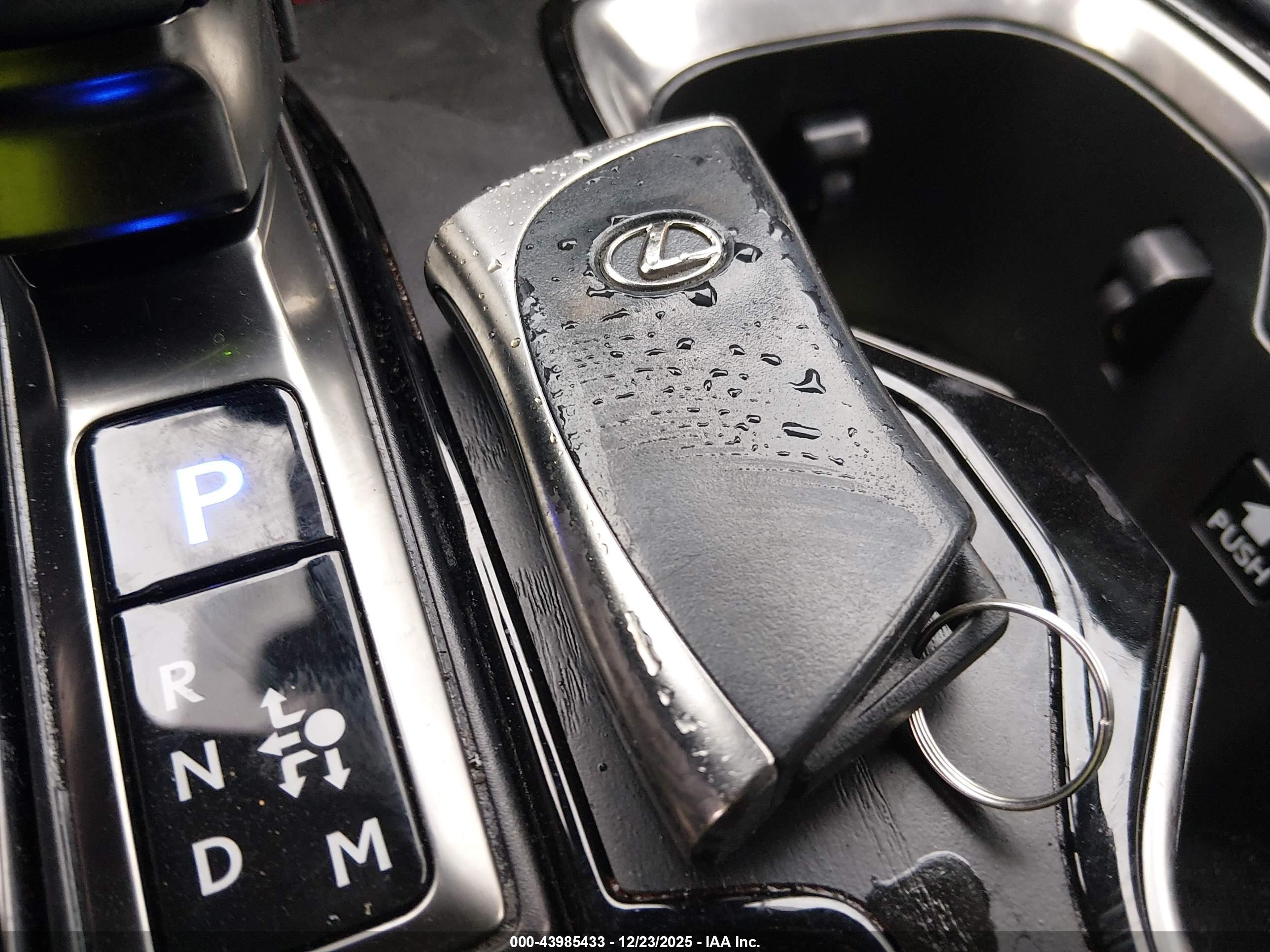 LEXUS RX image 11