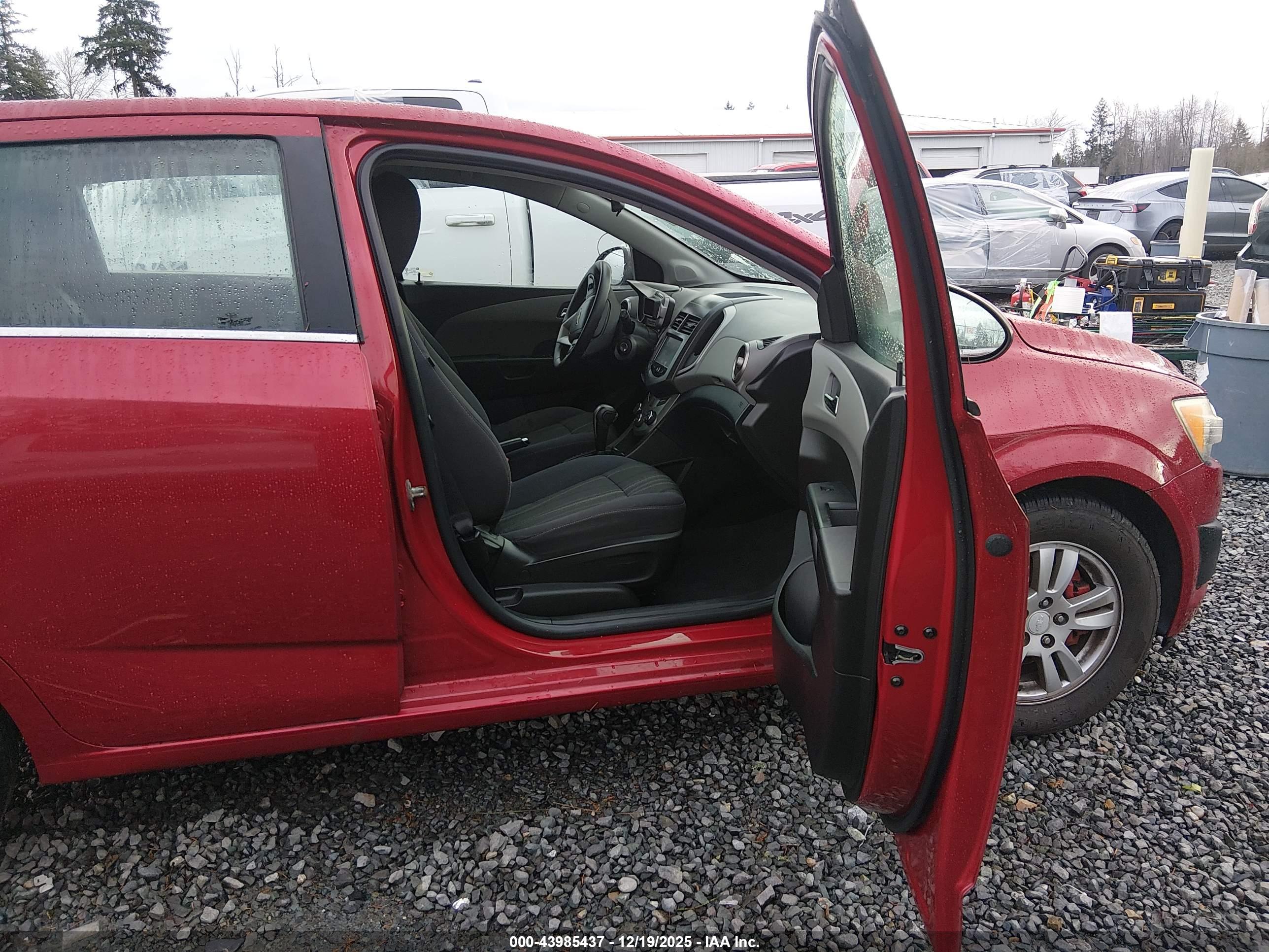 CHEVROLET SONIC image 5