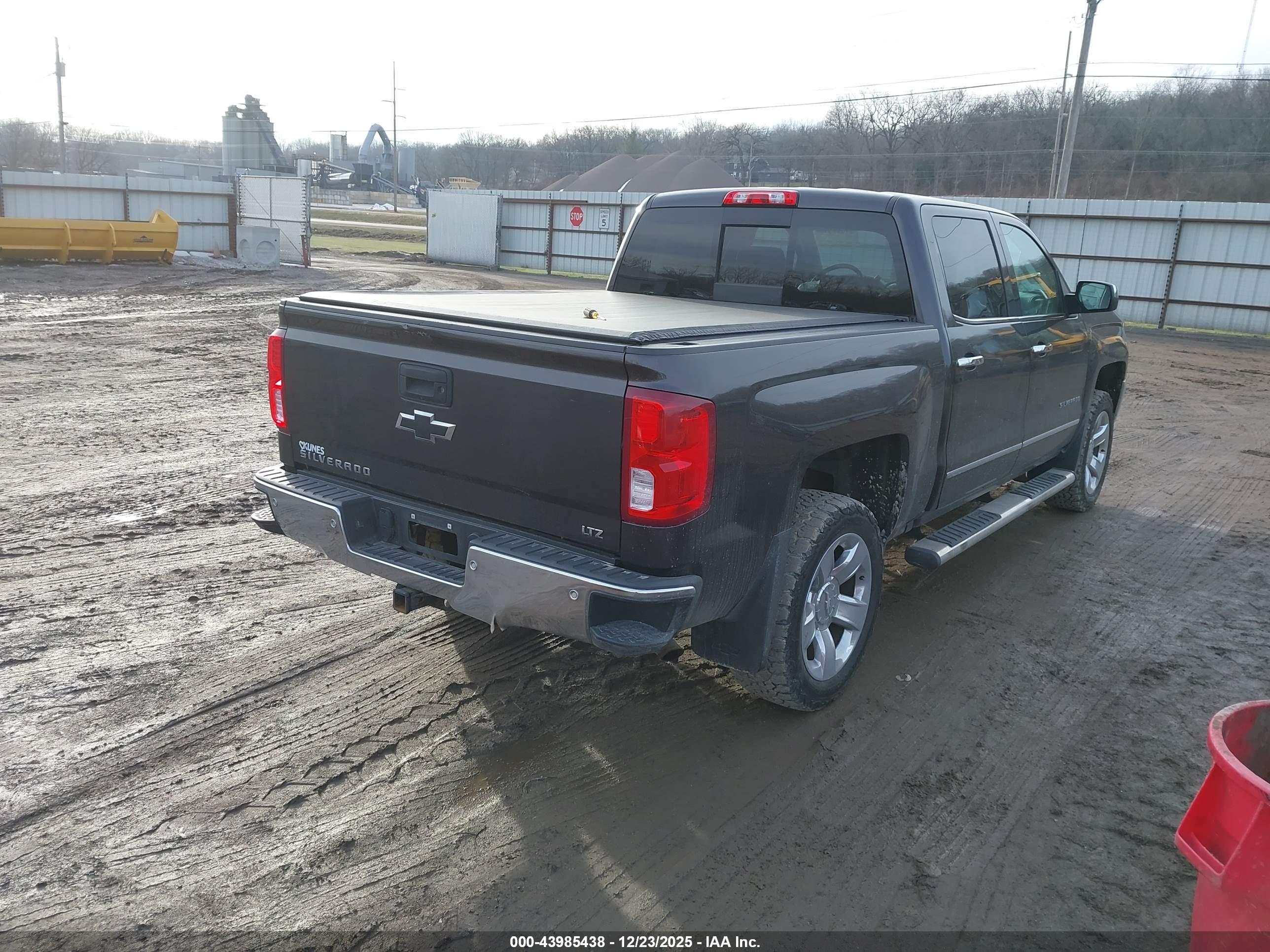 CHEVROLET SILVERADO image 4