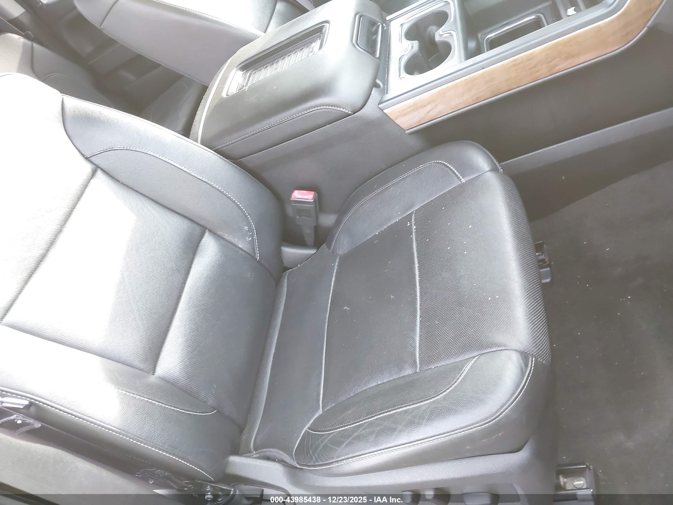 CHEVROLET SILVERADO image 5