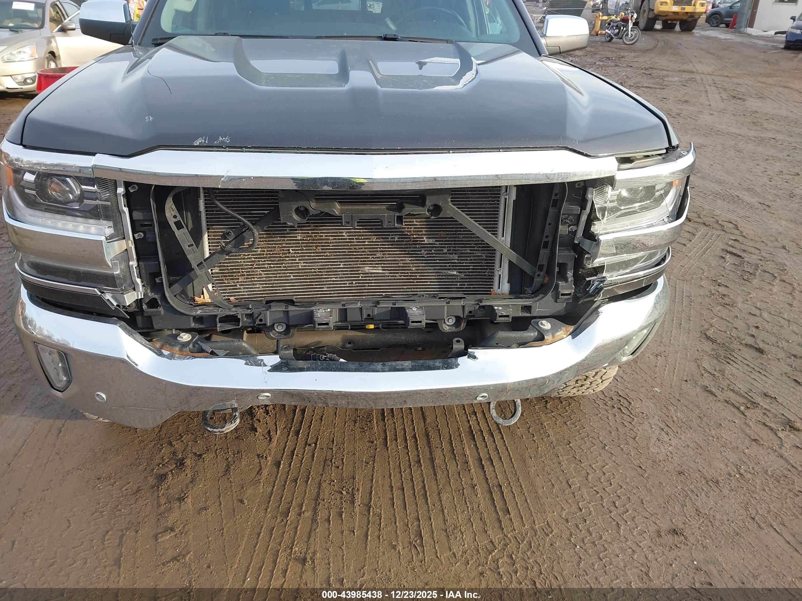 CHEVROLET SILVERADO image 6