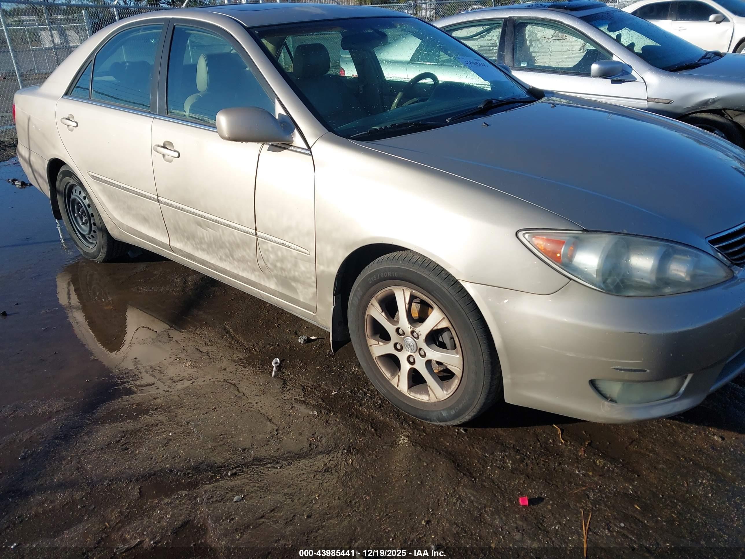 TOYOTA CAMRY image 6