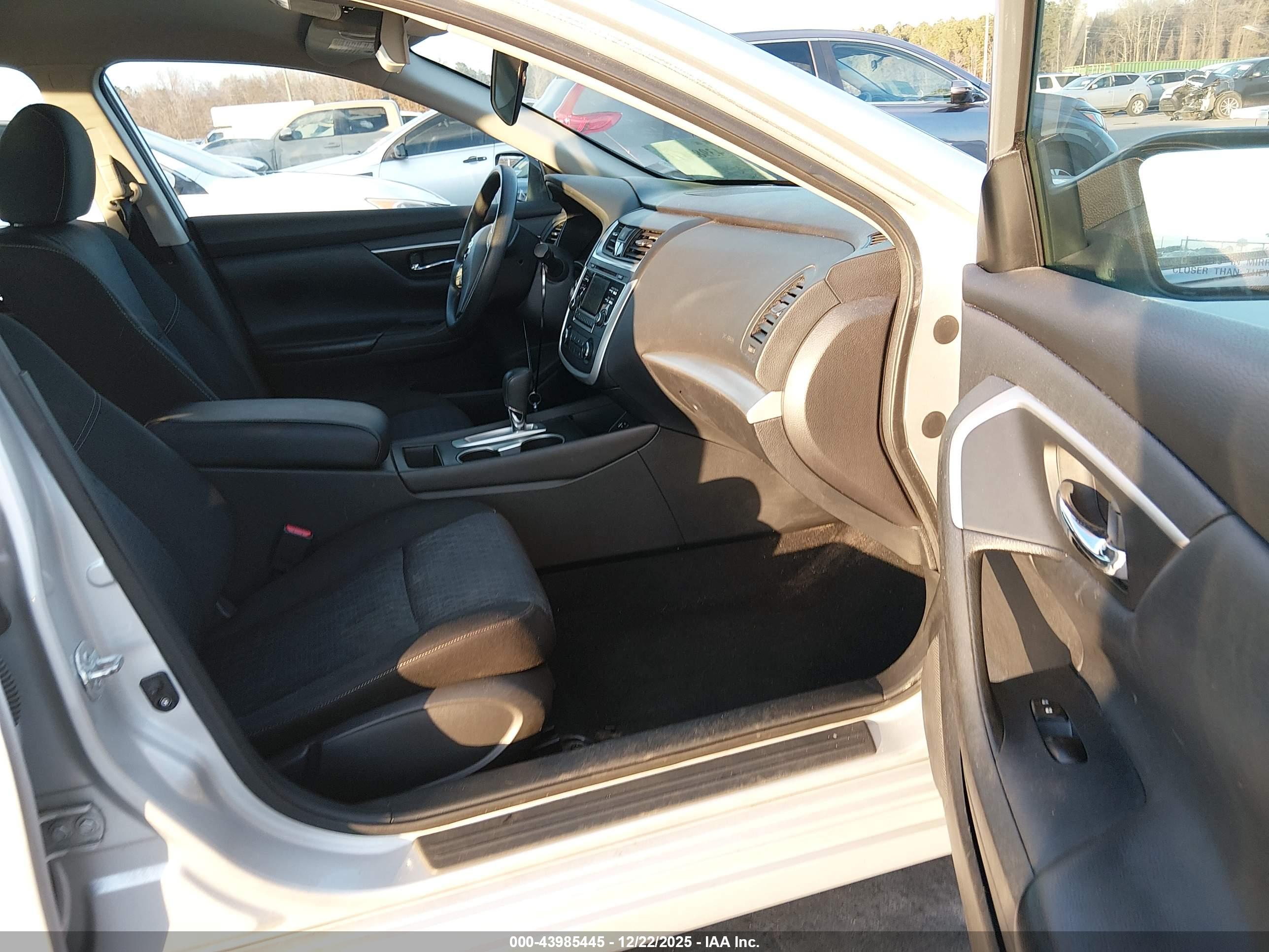 NISSAN ALTIMA image 5